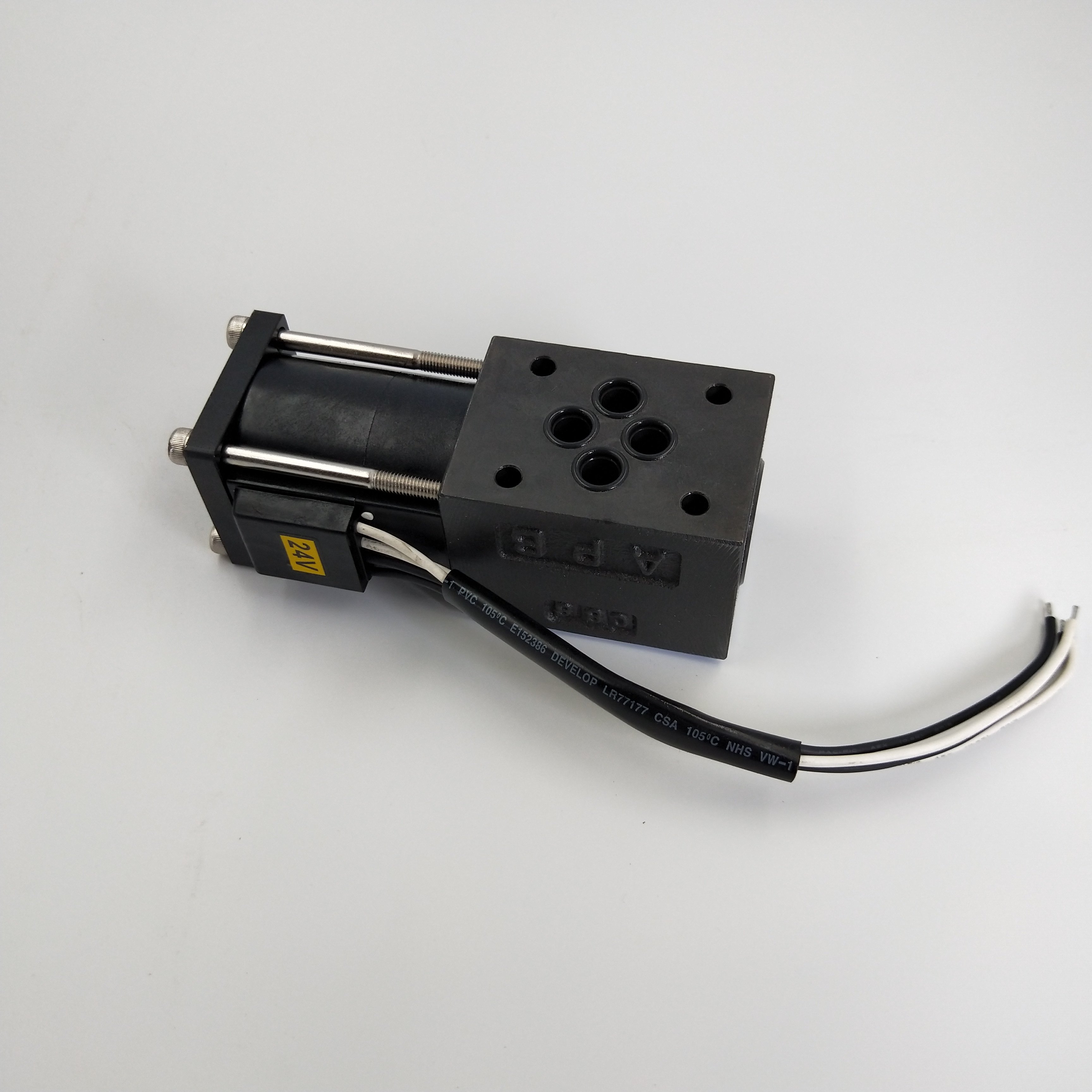 Hydraulic solenoid operated directional valve SWM SWM-G02-C4-D24-30-H006 solenoid controlled relief valves