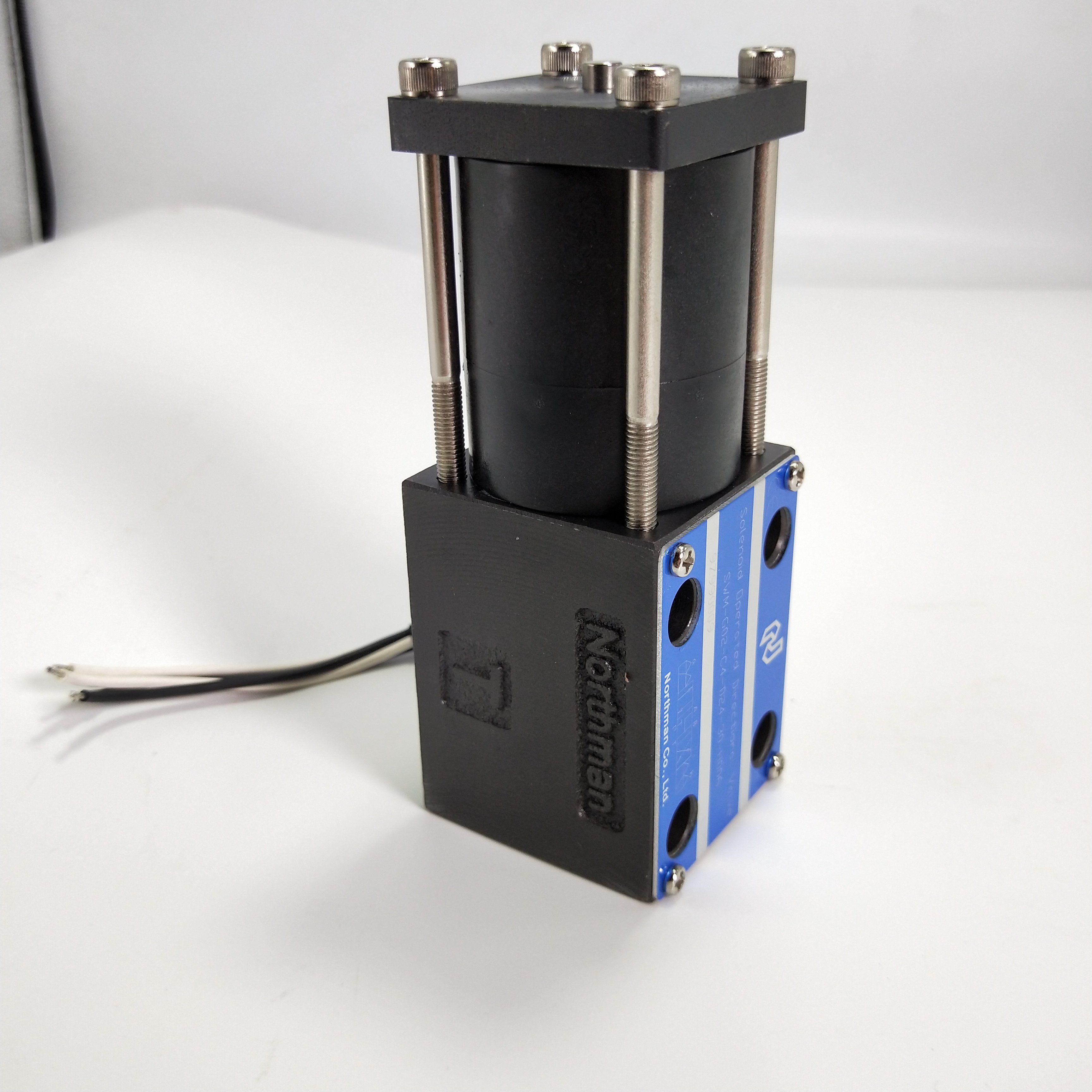 Hydraulic solenoid operated directional valve SWM SWM-G02-C4-D24-30-H006 solenoid controlled relief valves