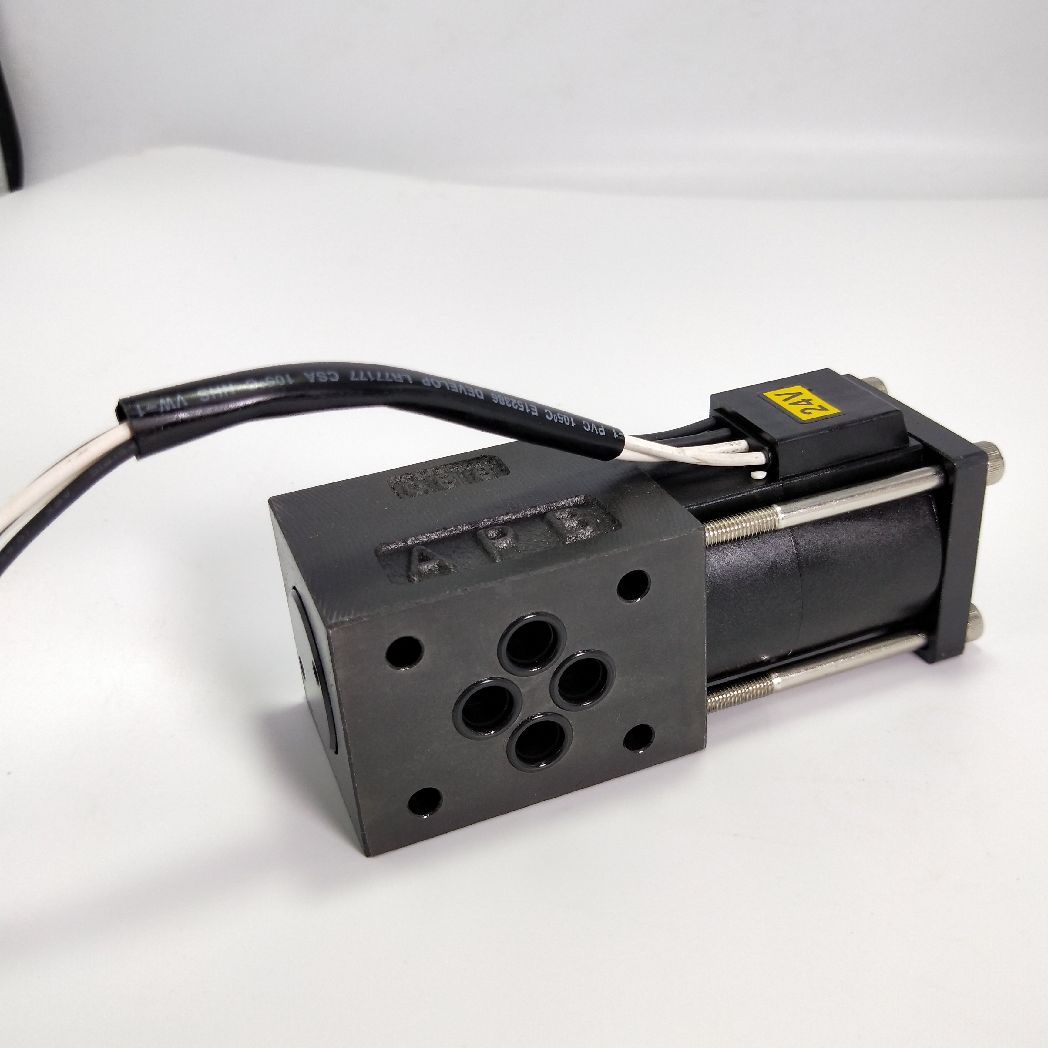 Hydraulic solenoid operated directional valve SWM SWM-G02-C4-D24-30-H006 solenoid controlled relief valves