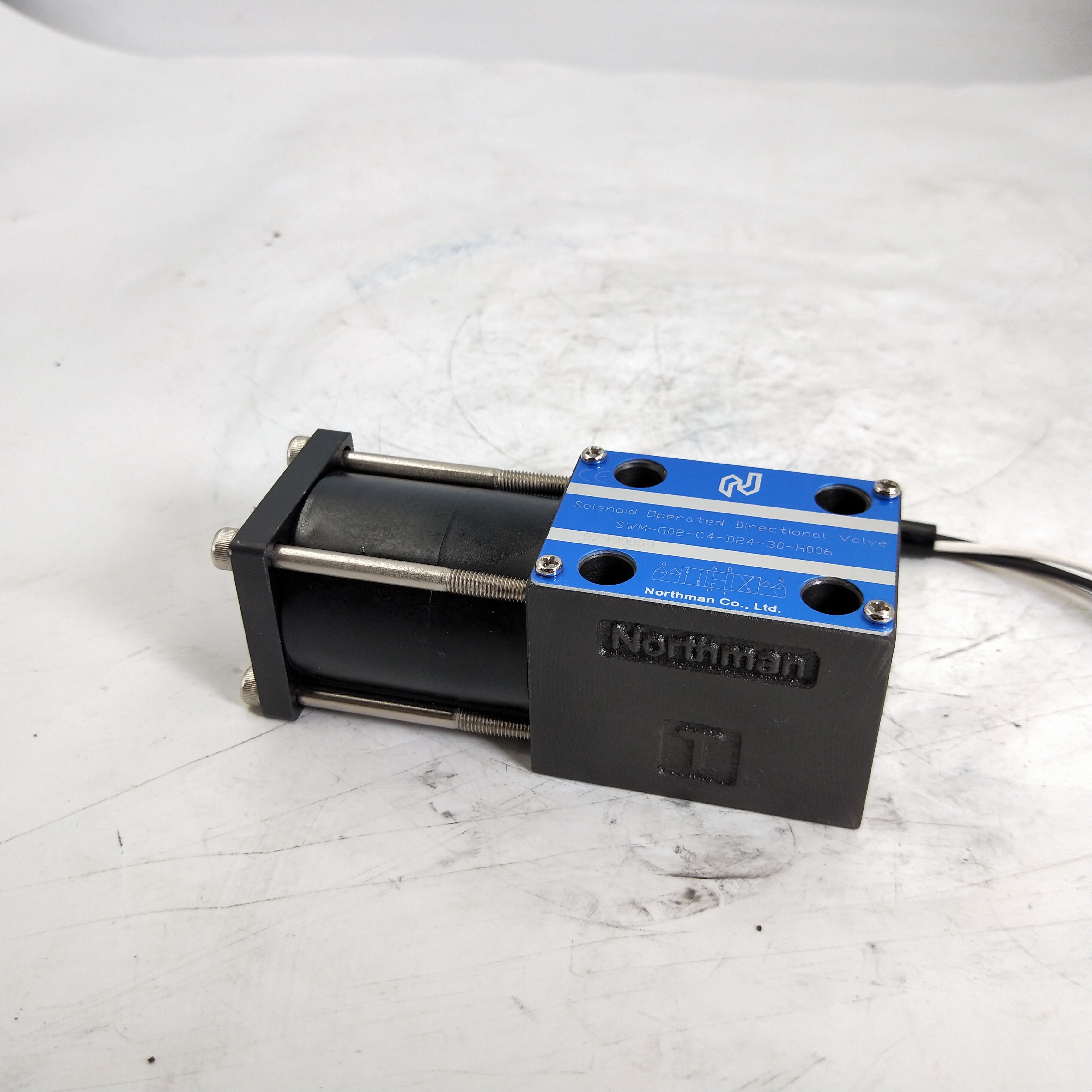 Hydraulic solenoid operated directional valve SWM SWM-G02-C4-D24-30-H006 solenoid controlled relief valves