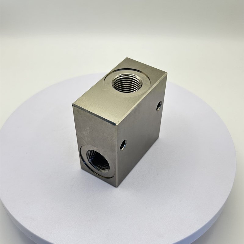 High Quality Hydraulic Valve Manifold Block Aluminium Steel Control Made In China