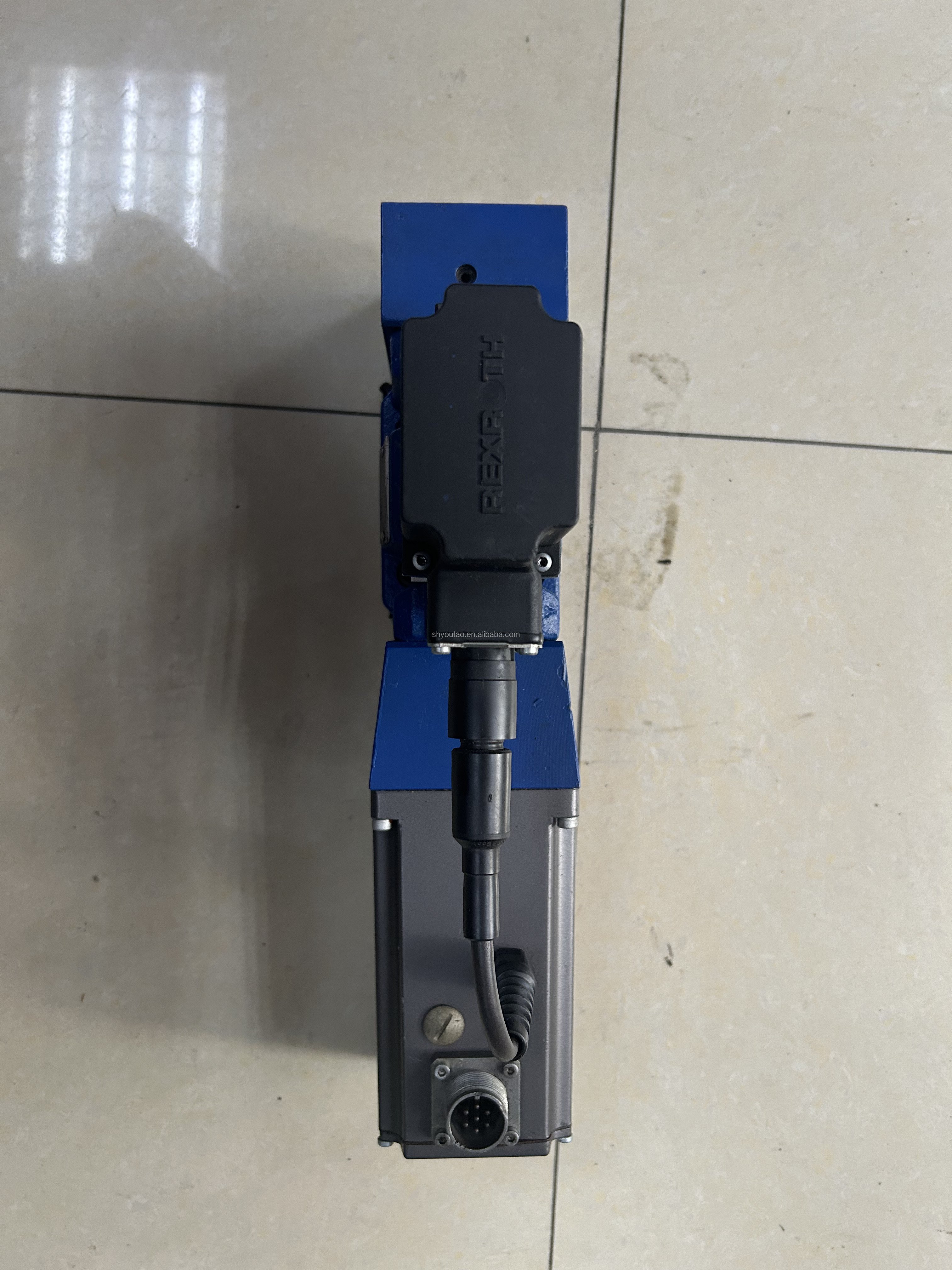 Rexroth original Hydraulic proportional valve 4WRGE 10 V00L-14/315G24K31/C6V-972