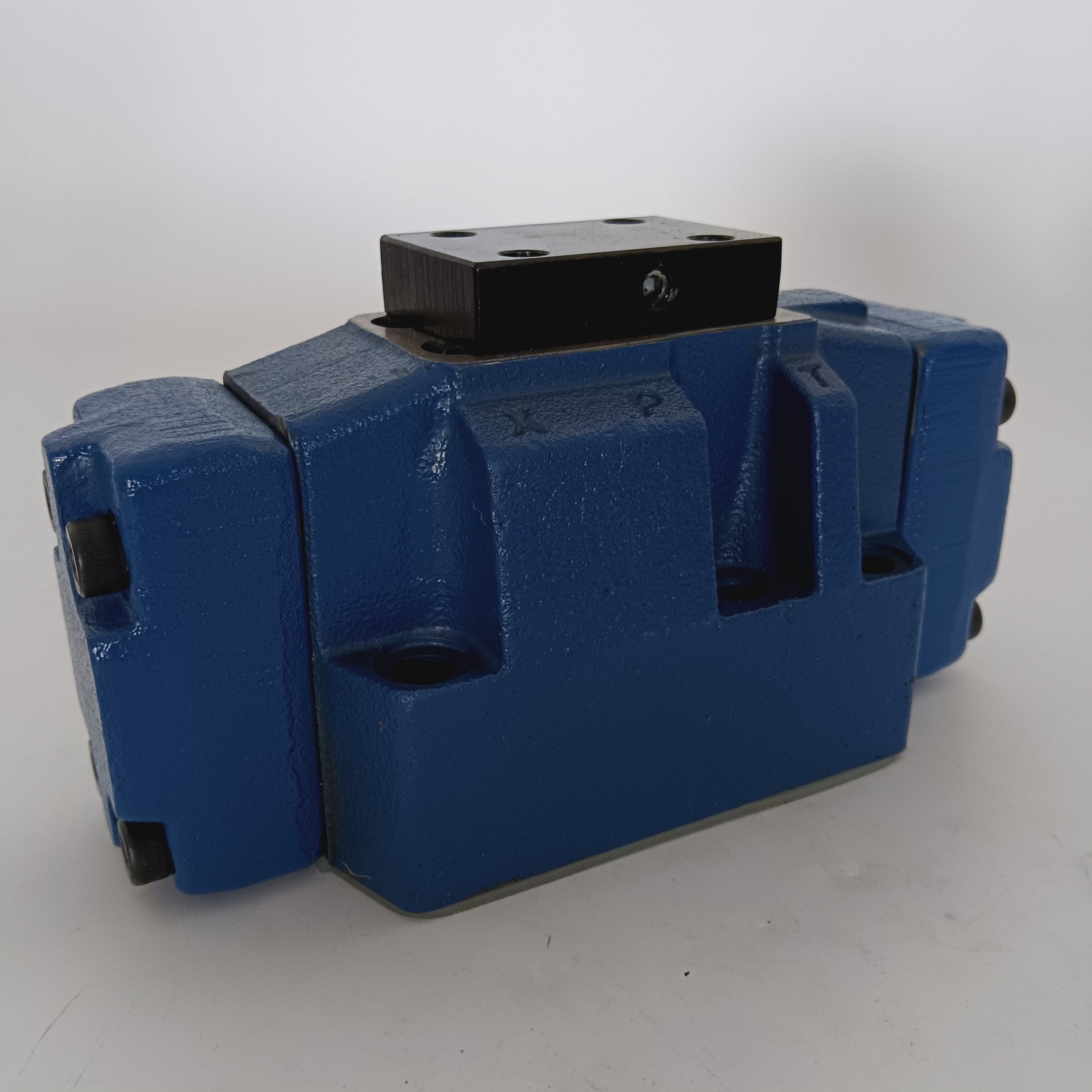 Professional Factory Hydraulic valve H-4WH16HD50Z Pilot operated directional control valve