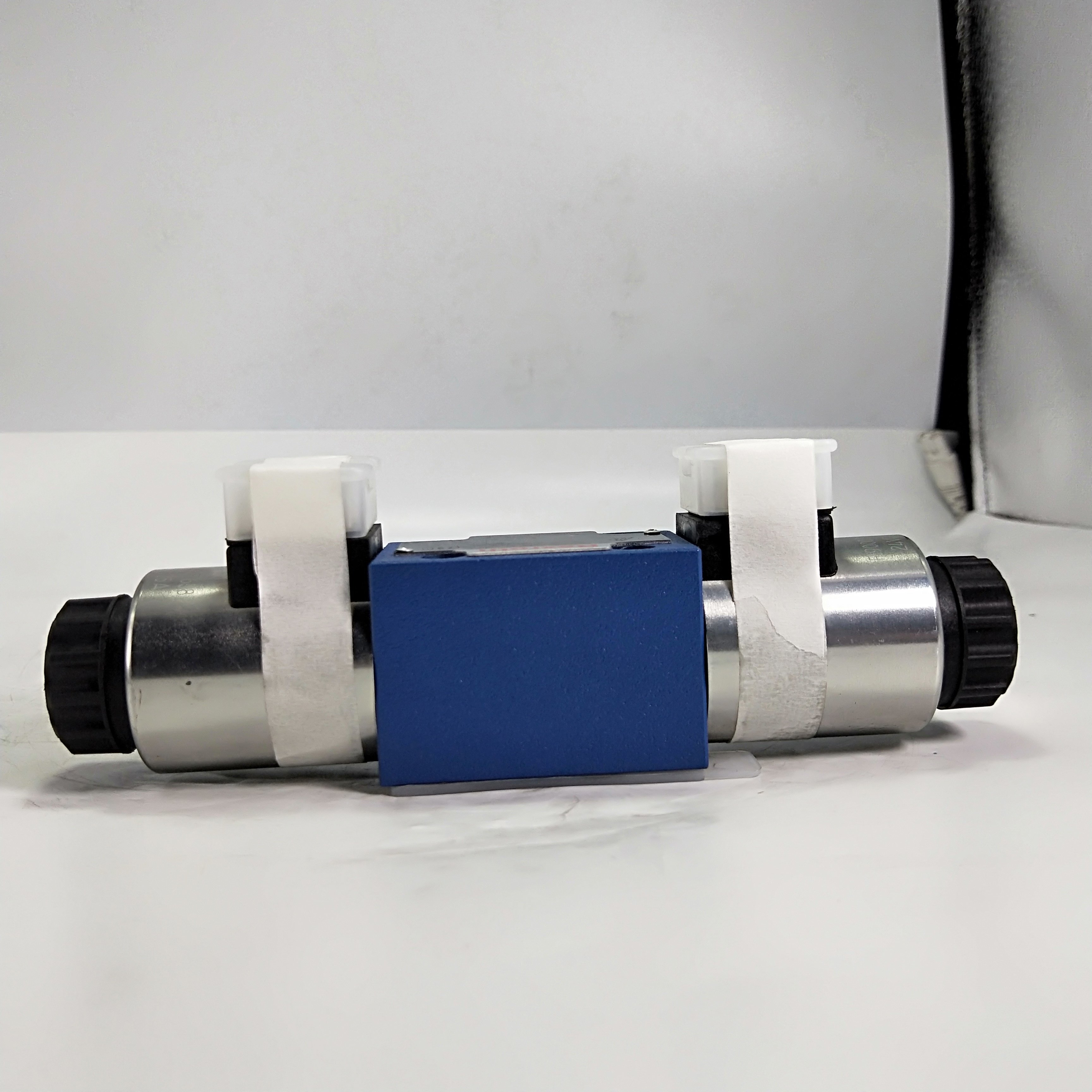 4WRL 4WRL25 4WRPH6 Hydraulic Proportional valve 0811404405 4WREE10E752X/G24K31/A1V 0811404035 4WRPH6C3B24L-20/G24Z4/M