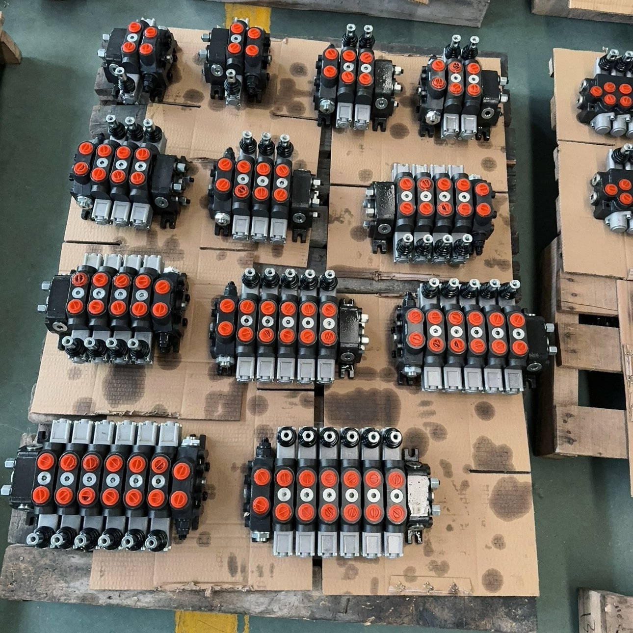 Remote-controlled electro-hydraulic P80 series multi-way valve distributor for wreckers harvesters forklifts cranes P80-1 P80-2