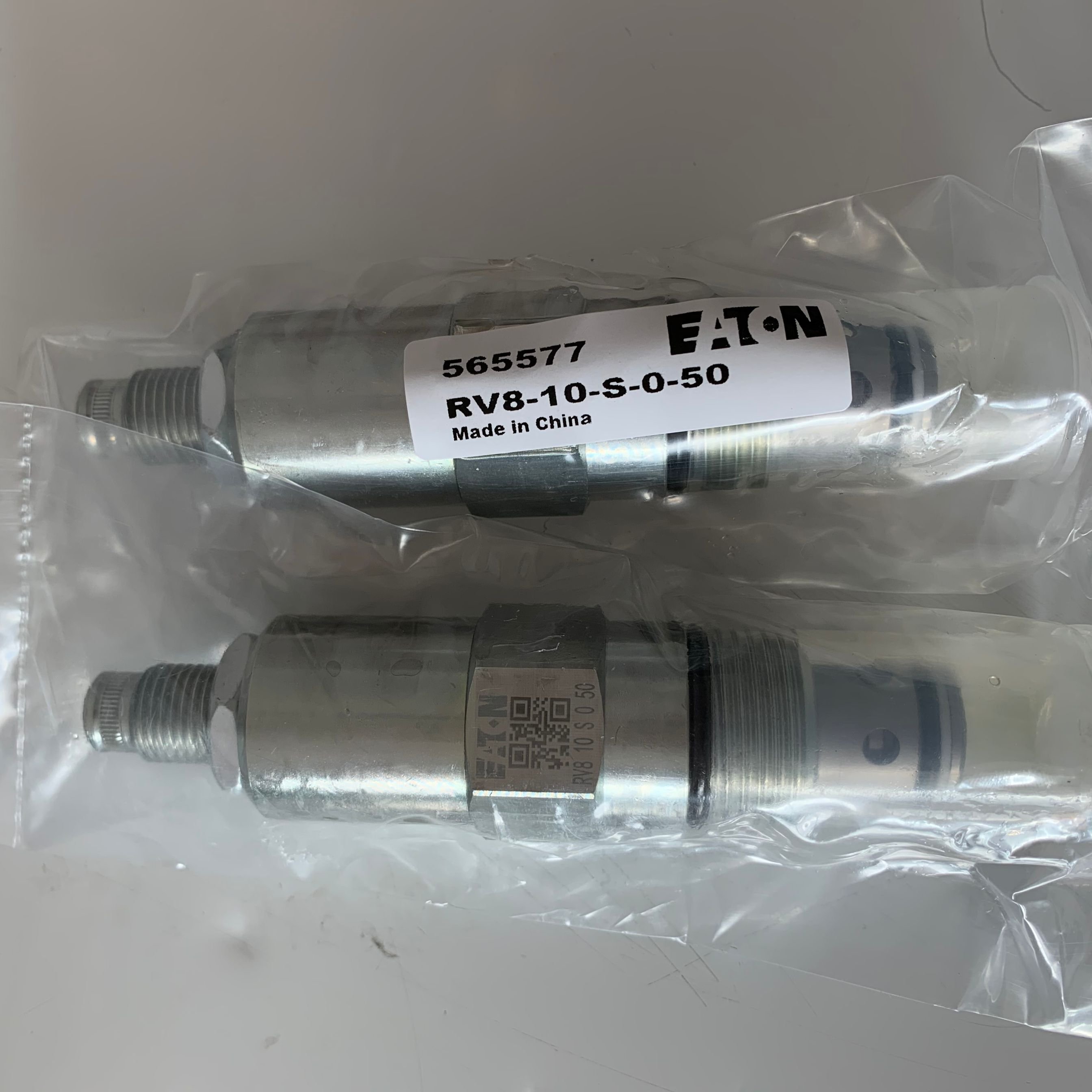 RV8 10 S 0 50 565577 RV8-10-S-0-50 RV8-10-S-0-25 RV8 10 S 0 25 566015 DAN FOSS EATON VICKERS original relief valve large stock