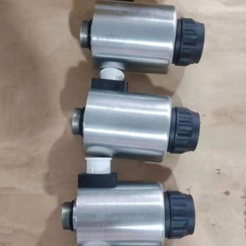 4WE6G614WE6B 4WE6C 4WE6D 4WE6E 4WE6F 4WE6J 4WE6H 4WE6G 4WE6L 4WE6M 4WE6 4WE10 Solenoid Valve 4WE6G62/EG24N9K4 R900561282