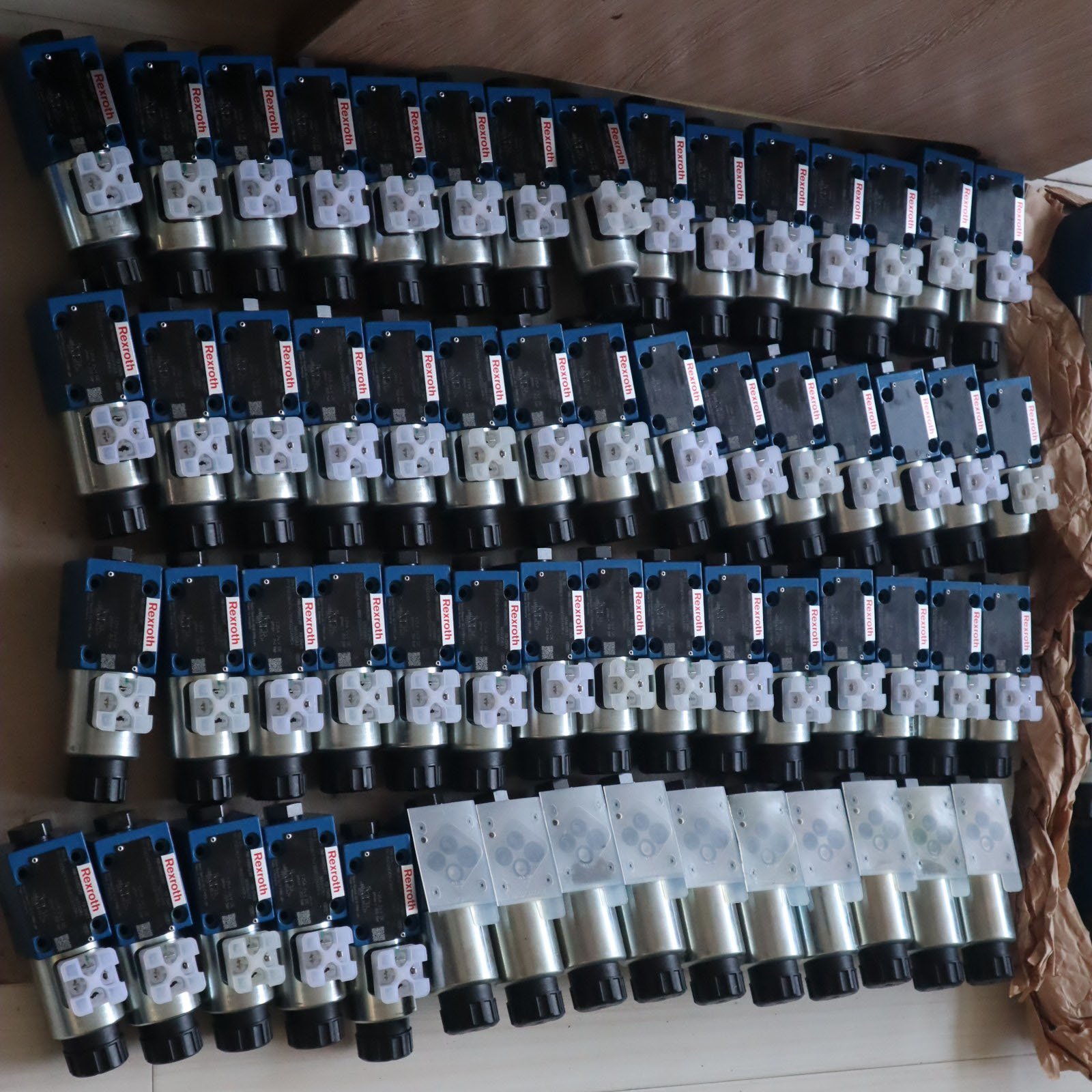 Rexroth high quality 4WE6D6X/EG24N9K4 with coil direction control hydraulic solenoid valve