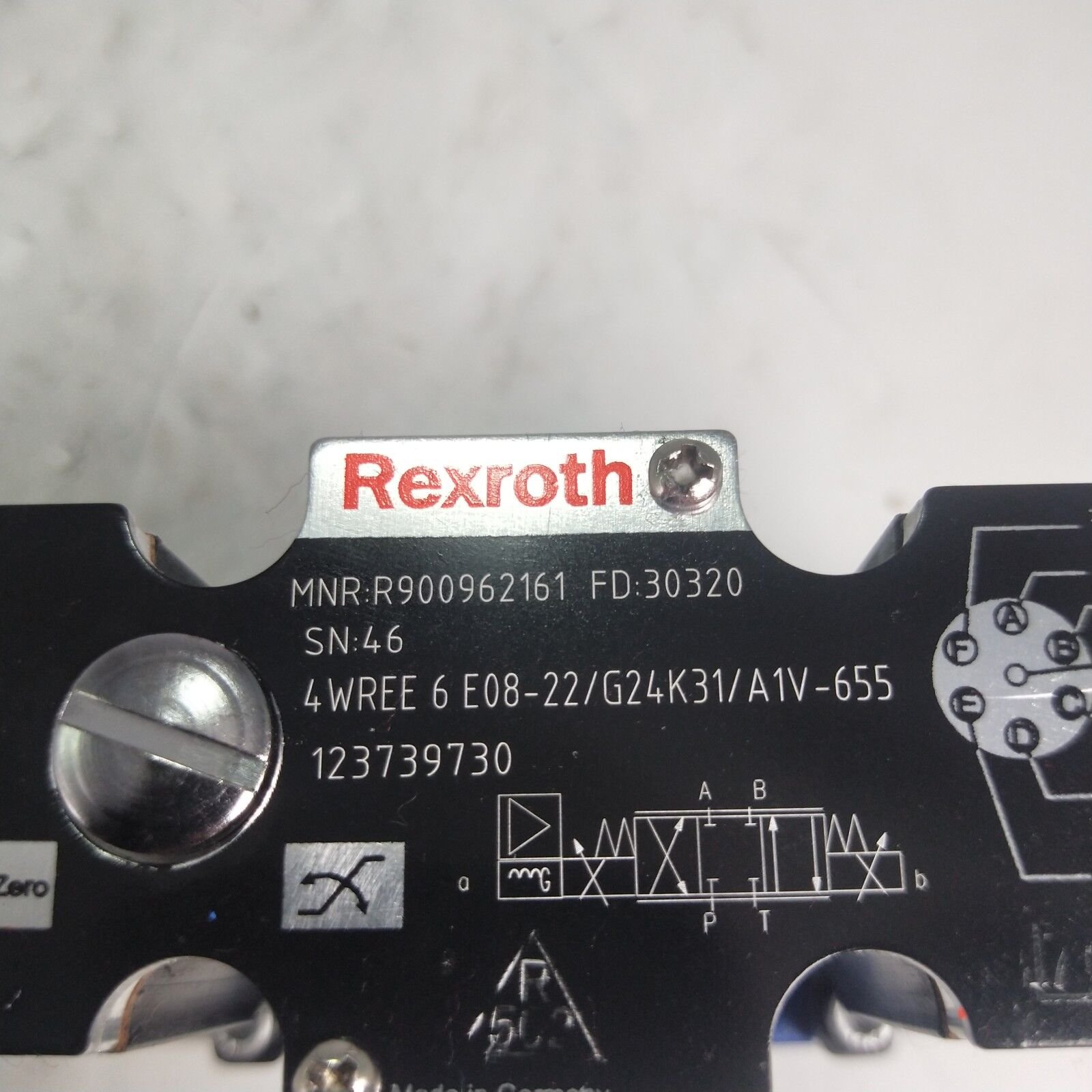 ZHENYUAN 4WRE 4WREE 6 E08 Series Hydraulic proportional directional valve 4WREE 6 E08-22/G24K31/A1V-655