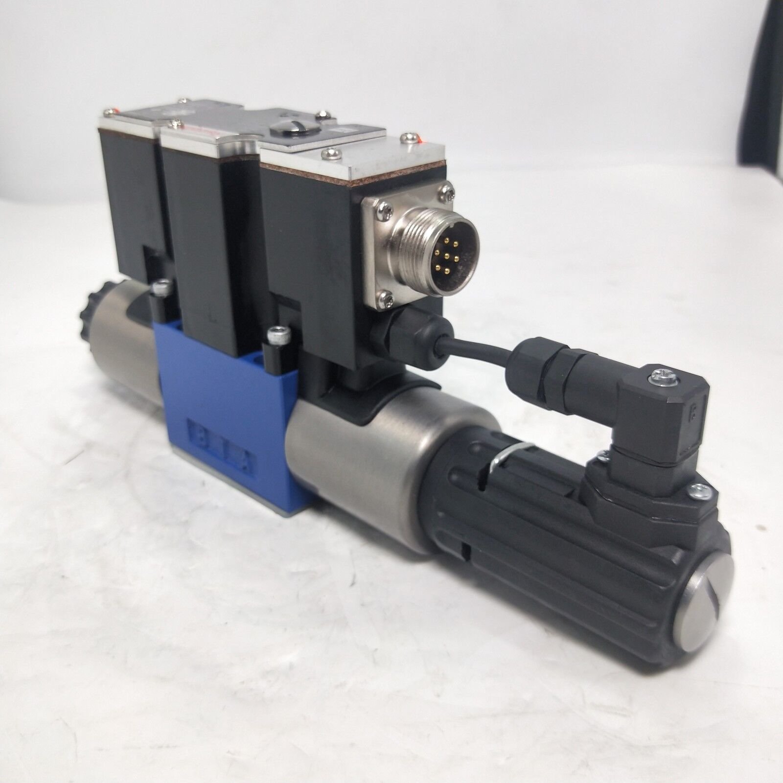 ZHENYUAN 4WRE 4WREE 6 E08 Series Hydraulic proportional directional valve 4WREE 6 E08-22/G24K31/A1V-655