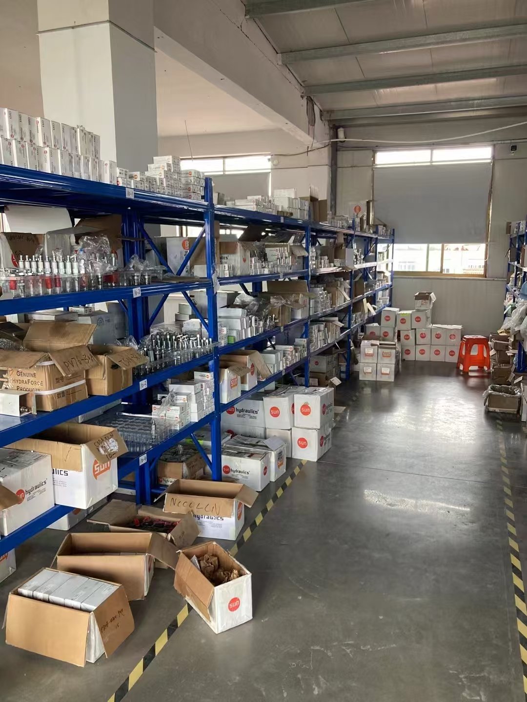 Original SUN Hydraulic Valve RVEALCN CXFAXCN CKGBXCN