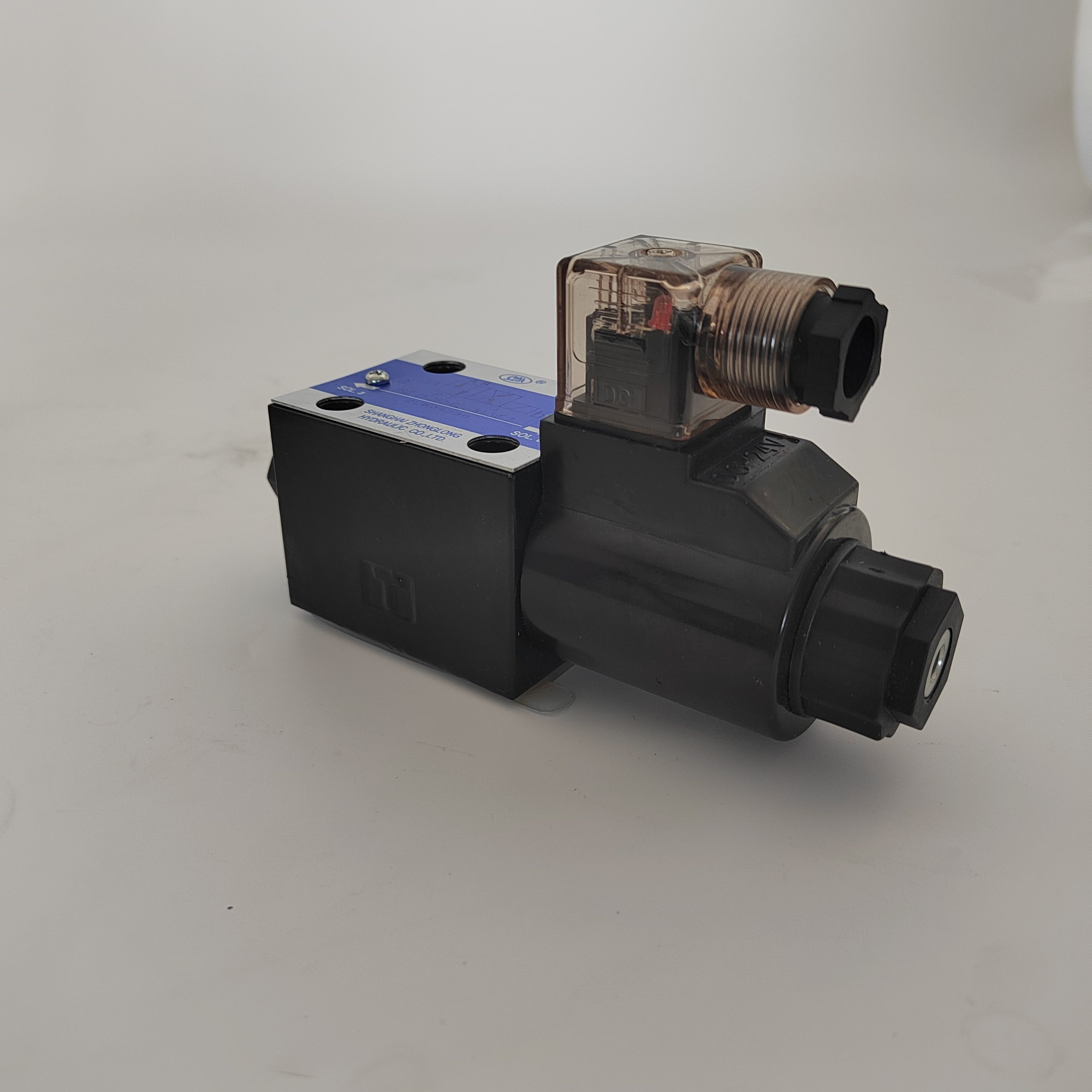 DSG-02-3C4 New Solenoid Hydraulic Flow Control Valve Directional Control Valve