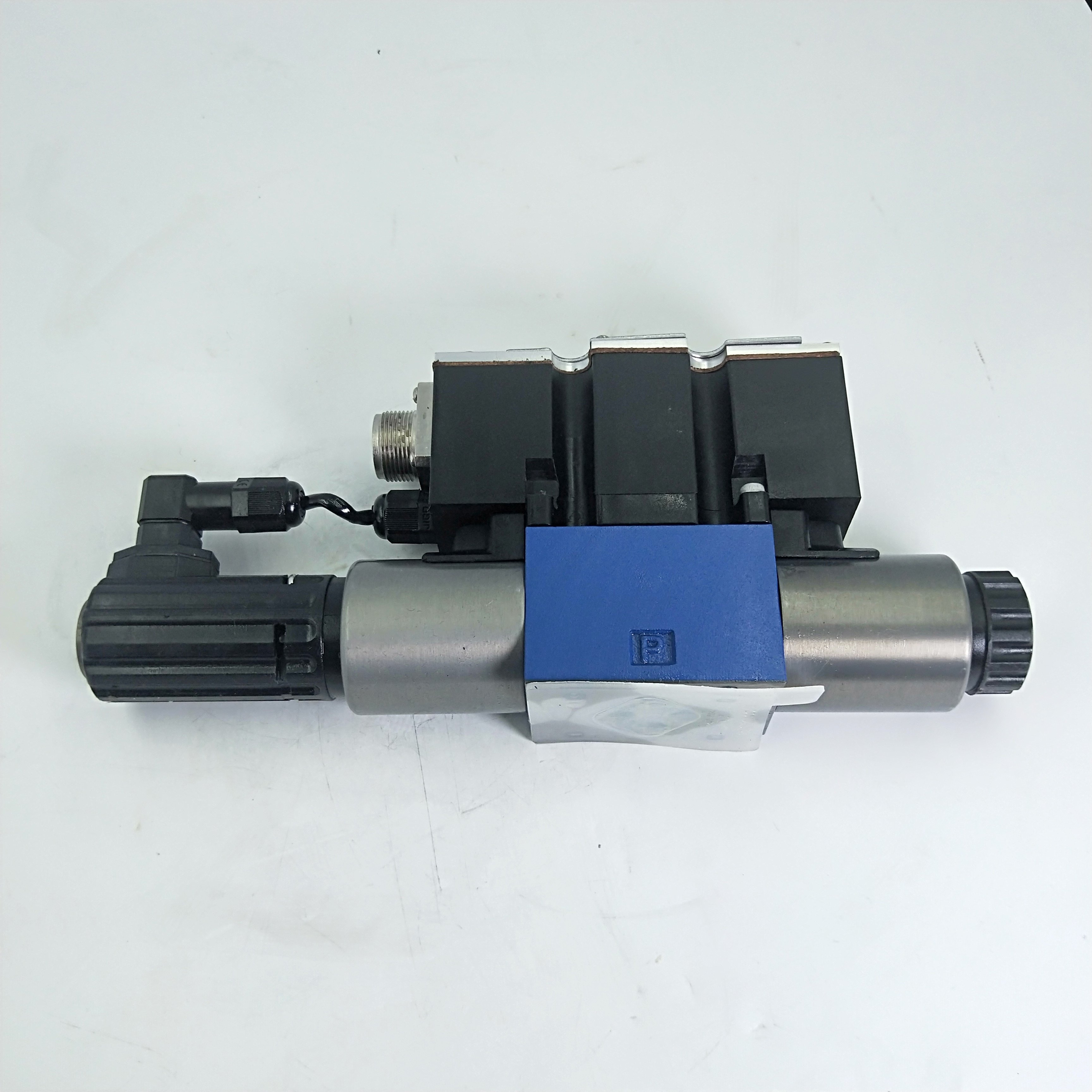 4WE Series Hydraulic Proportional Directional Valve 4WRBKE27E430SJ-1X/6ZG24K31/A1D3M 4WRKE 16 E220L-3X/6EG24K31/A1M-909