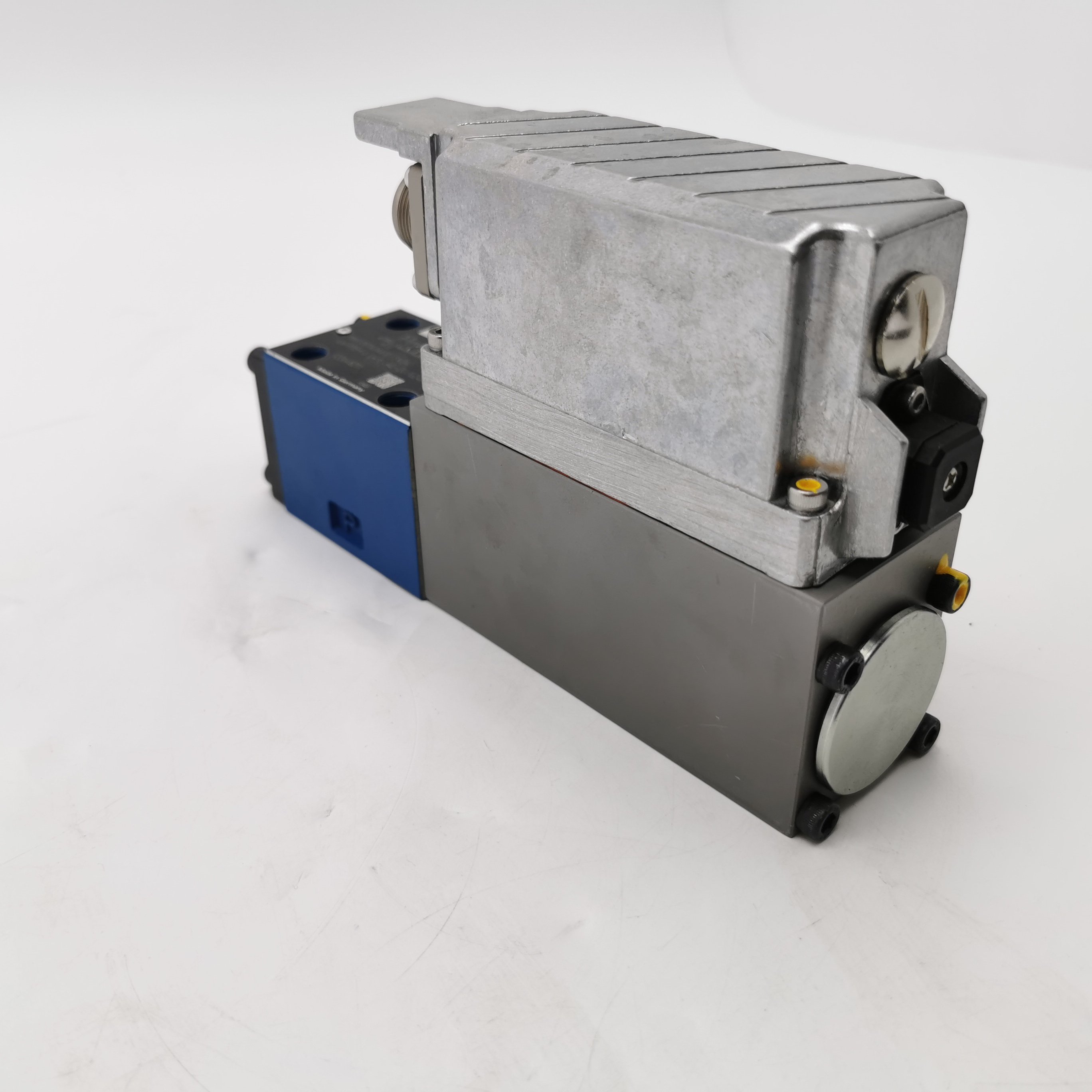 4WE Series Hydraulic Proportional Directional Valve 4WRBKE27E430SJ-1X/6ZG24K31/A1D3M 4WRKE 16 E220L-3X/6EG24K31/A1M-909