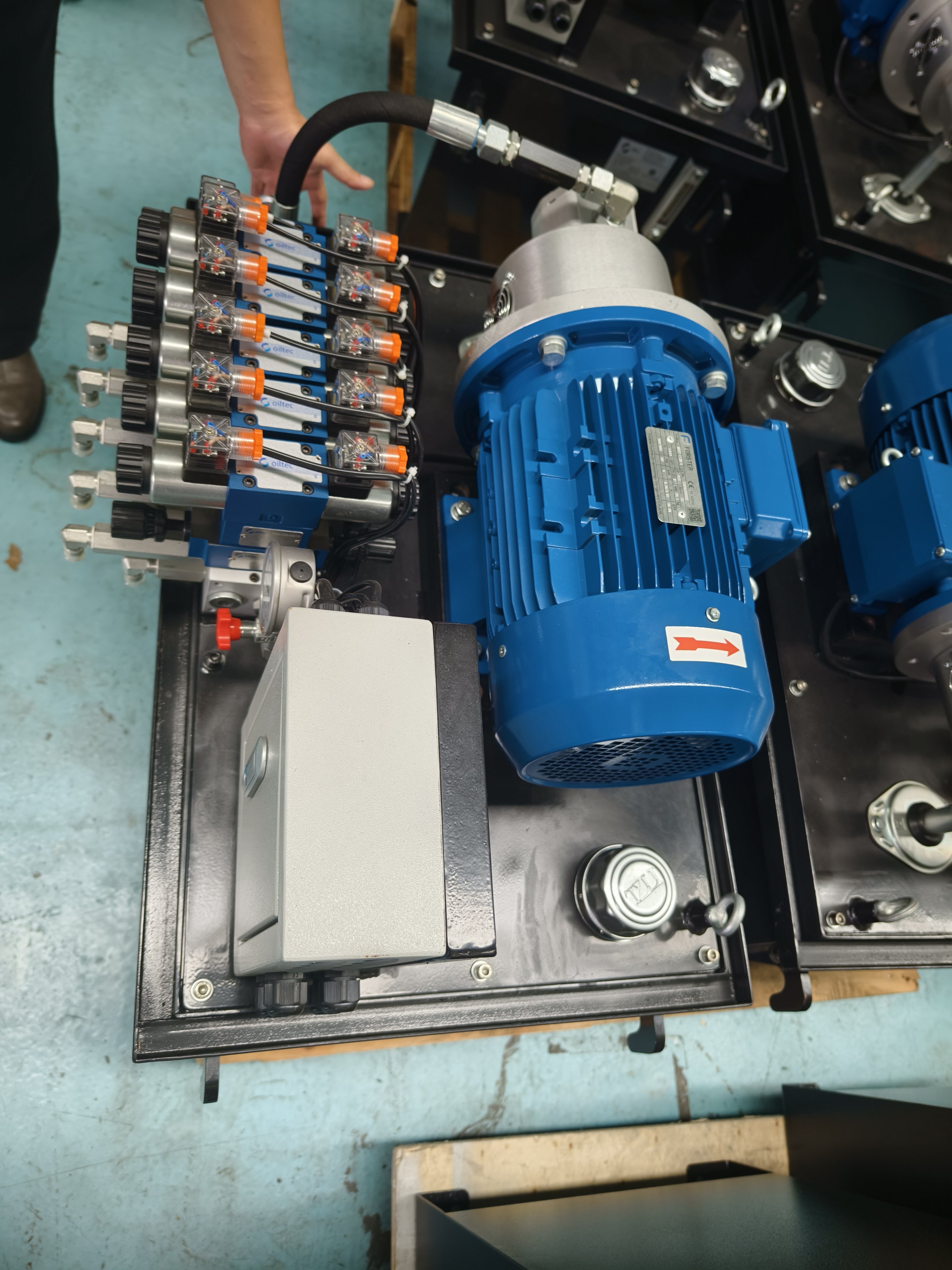 China Customized Hydraulic Pump Station System Control 6 Hydraulic Cylinders Hydraulic Power Pack Unit