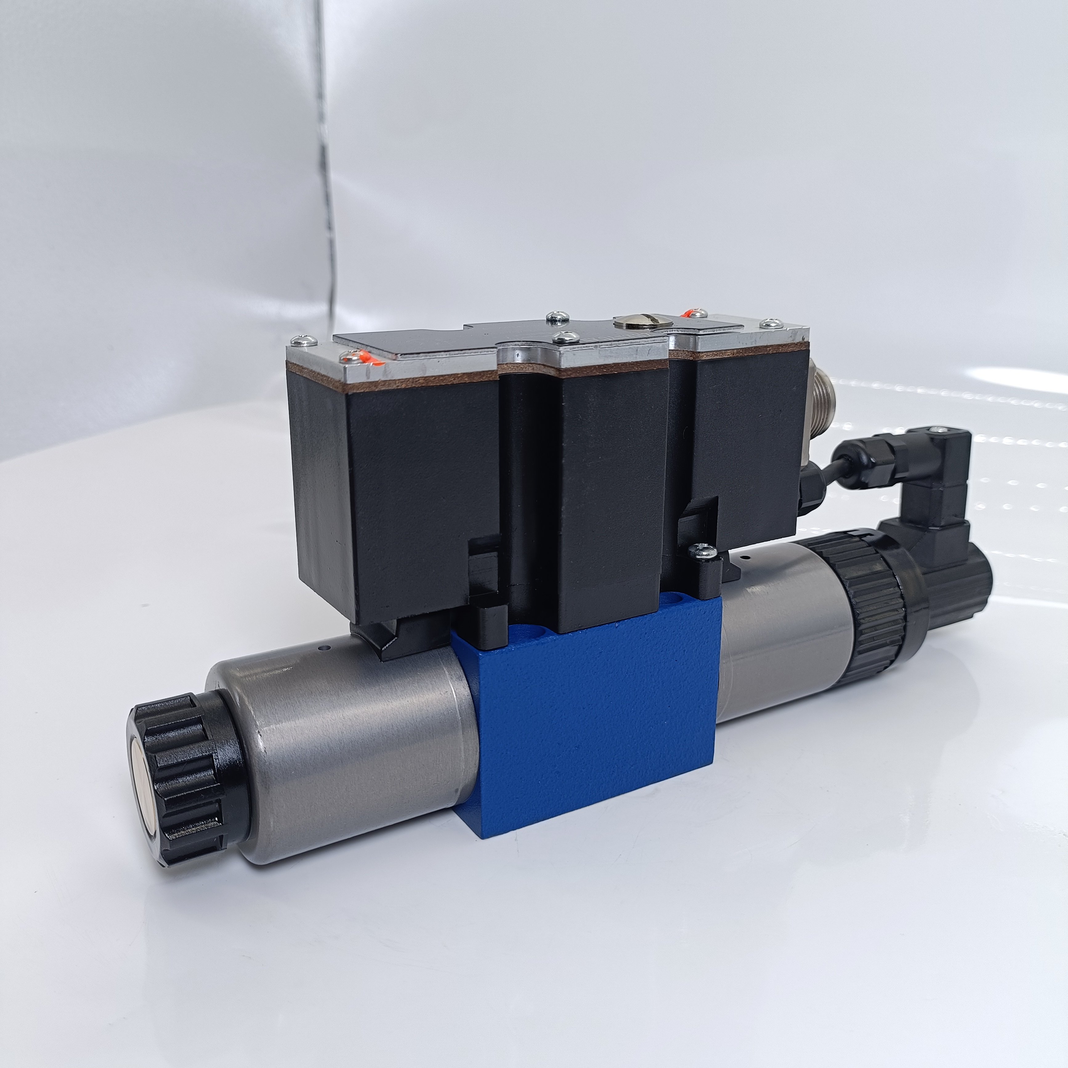 Proportional directional valve 4WRAE 4WRAE6 4WRAE10 4WRA6 4WRA10 4WRE 4WREE 4WREE6 4WREE10 4WRE6 4WRE10 4WREE6V16-2X/G24K31/A1V