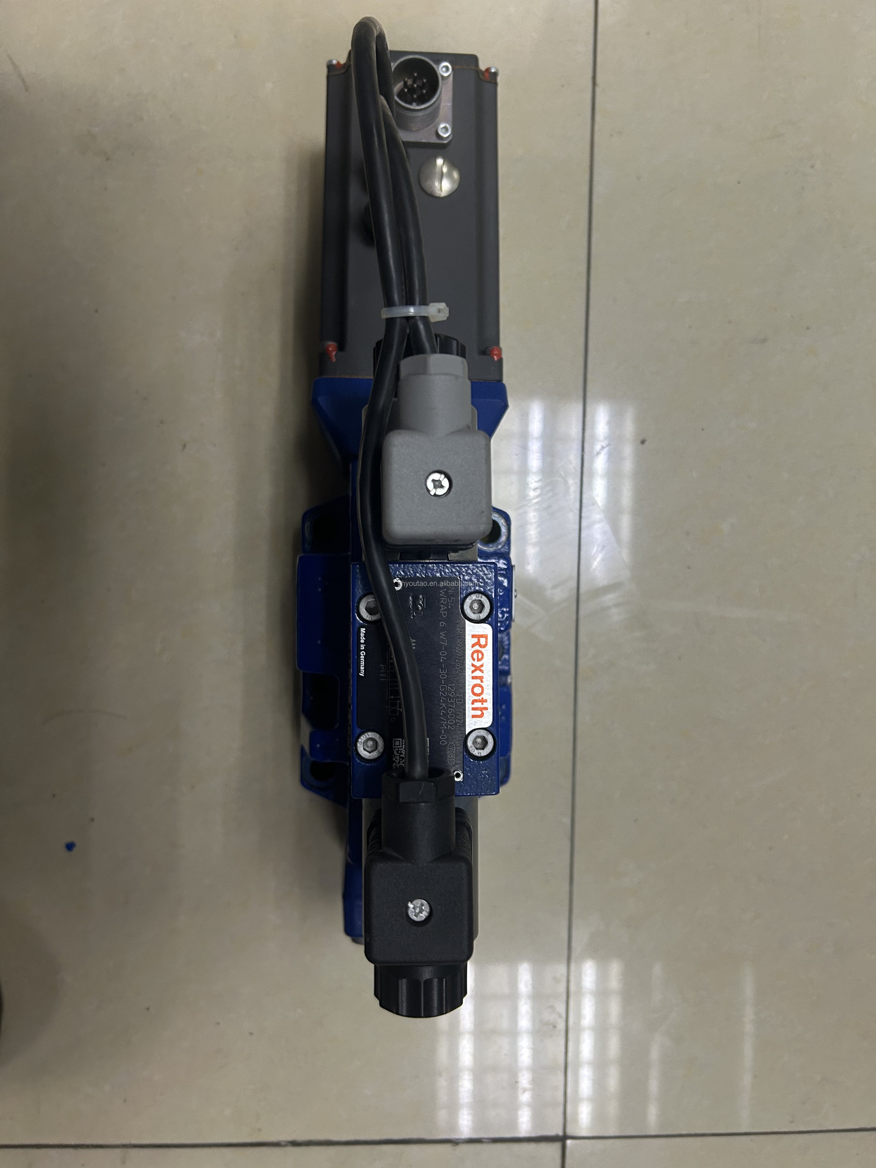 Rexroth original Hydraulic proportional valve 4WRKE16E1-200L-35/6EG24ETK31/A1D3M