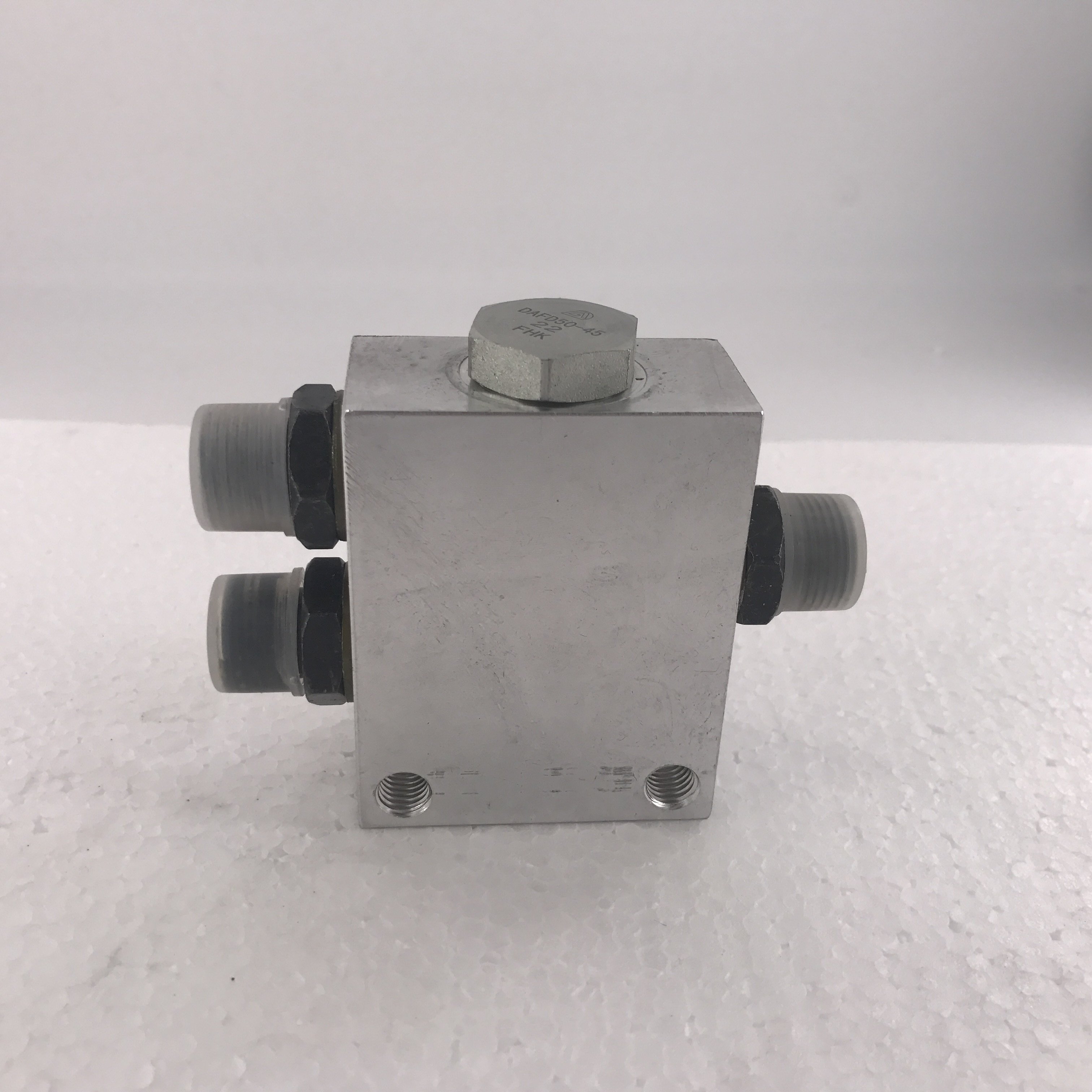 DTP-6B DTP-6 G3/8 DTP10 DTP-6 M18x1.5 12-35L/min 8-20 L min flow rate hydraulic synchronous gear flow divider
