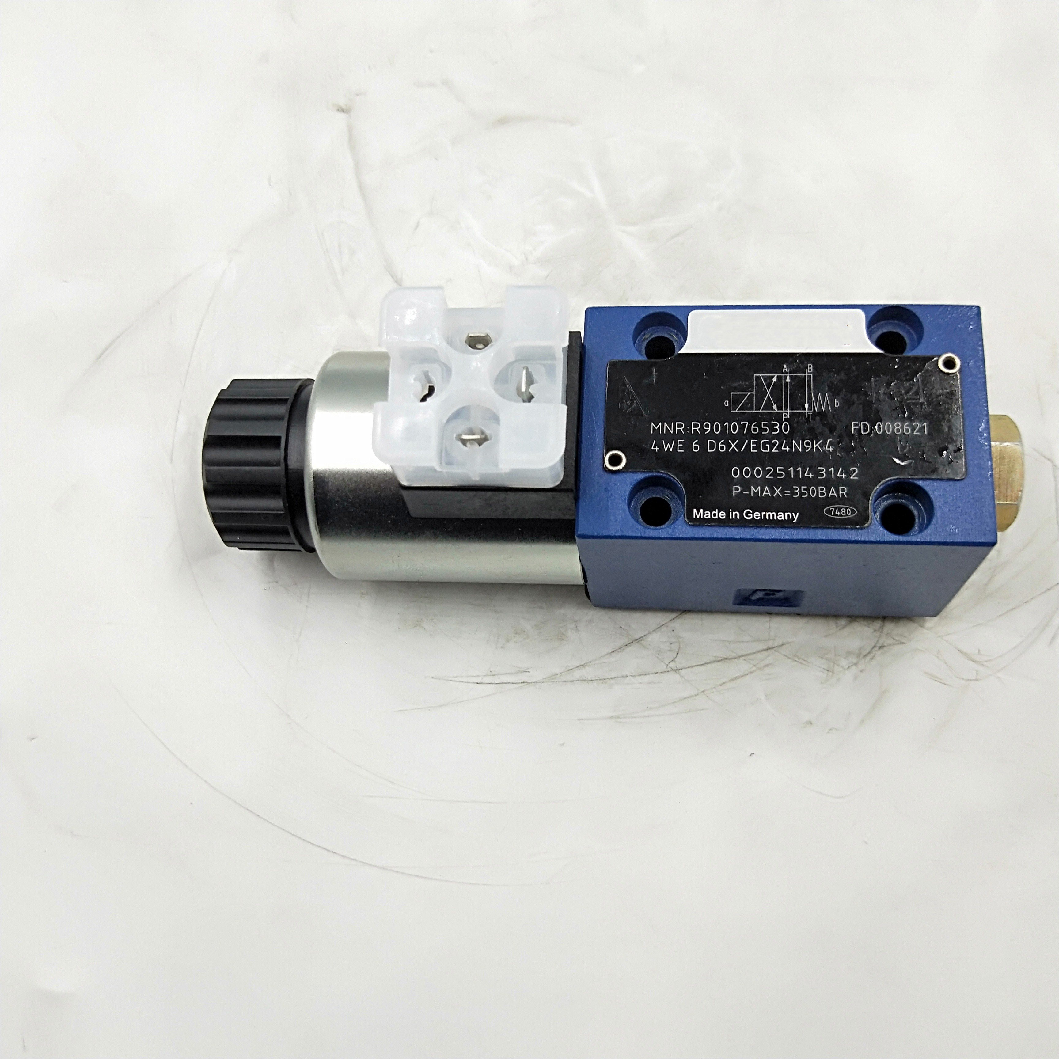 4WE6 4WE6J 4WE6J6X hydraulic solenoid directional valve 4WE-6-J6X/SG24N9K4 EG24N9XNK4 R900953568