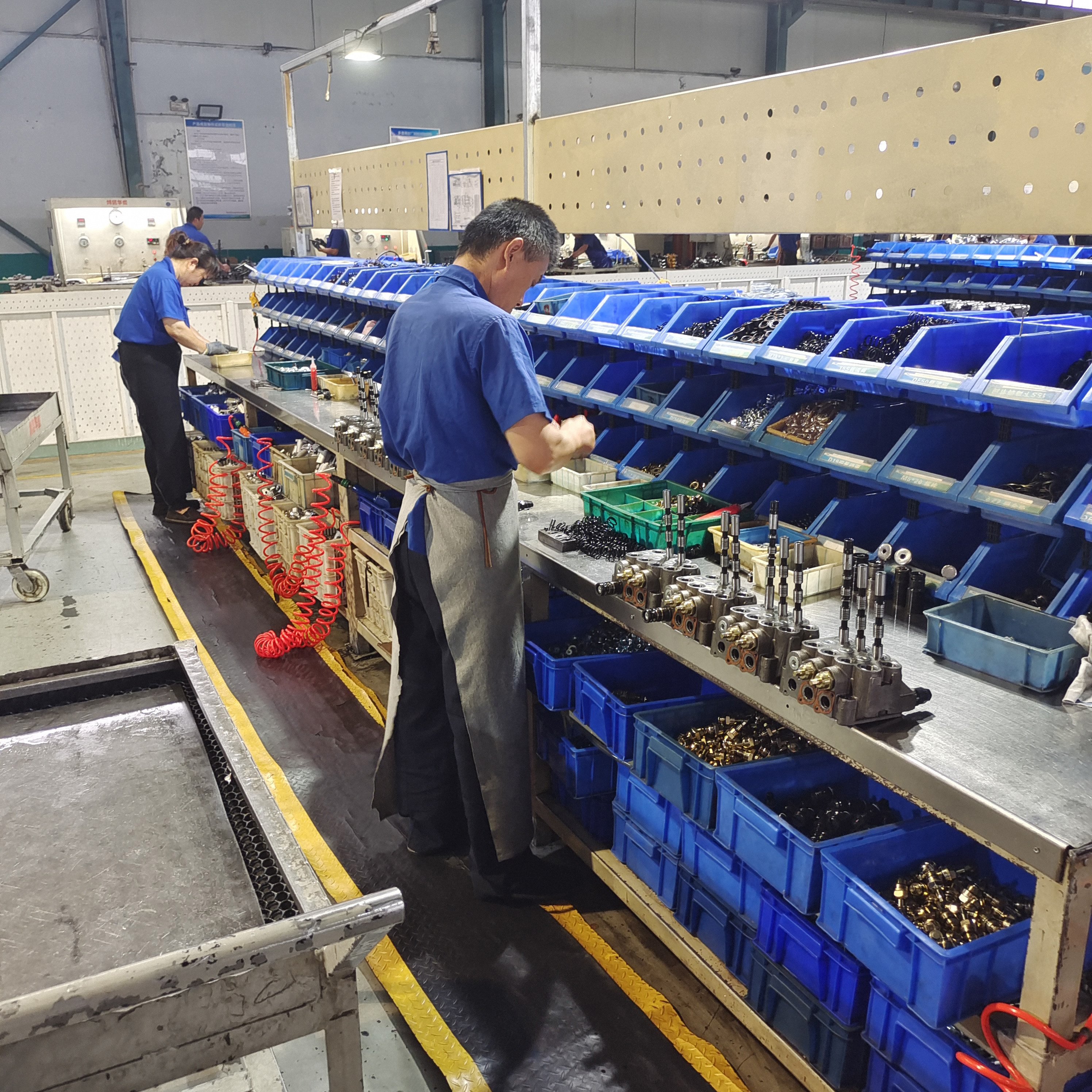 Direction Control Valves Agriculture Machine Distributor Hydraulic Valve 12v Solenoid Monoblock Valve Hydraulic