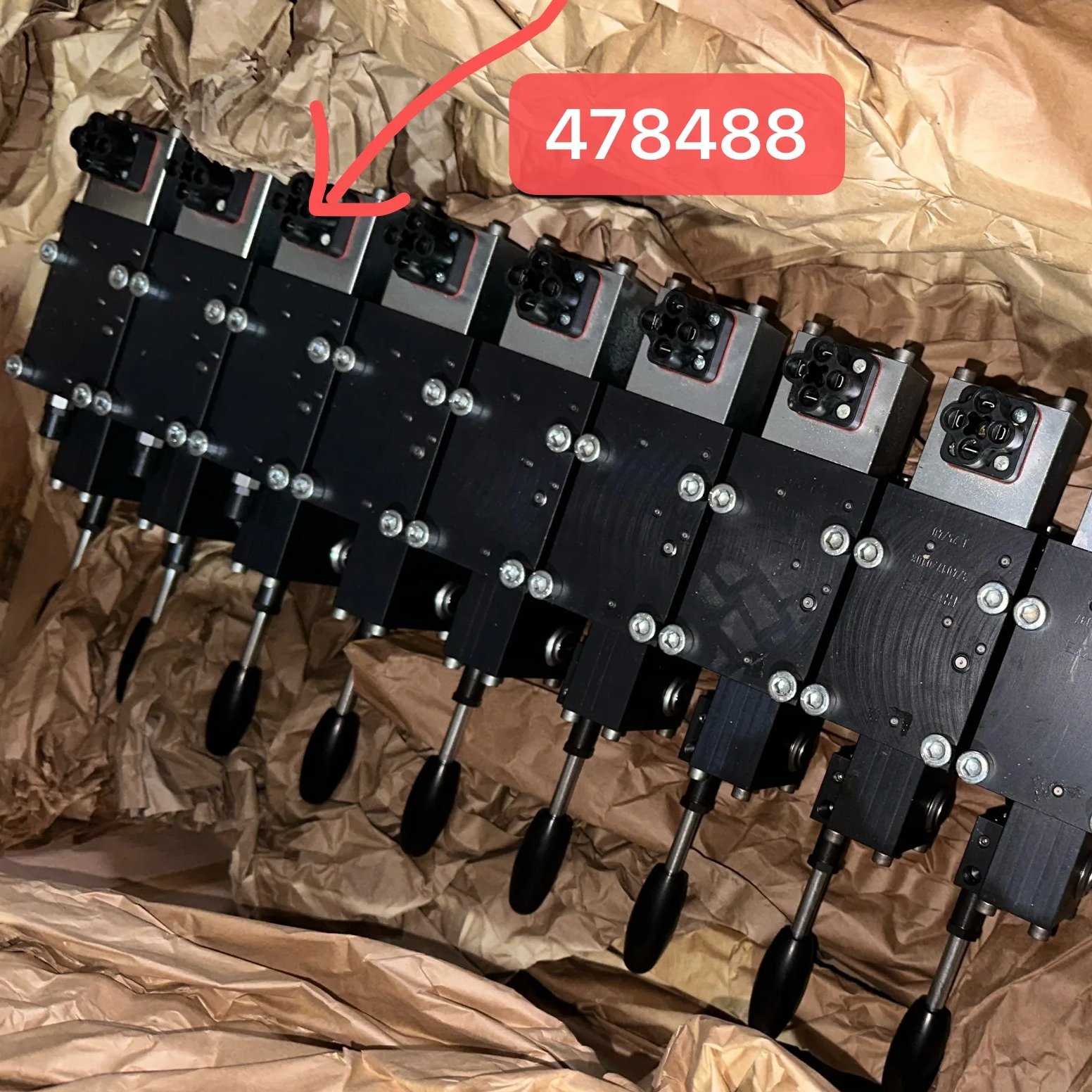 478488 HYDRAULIC VALVE