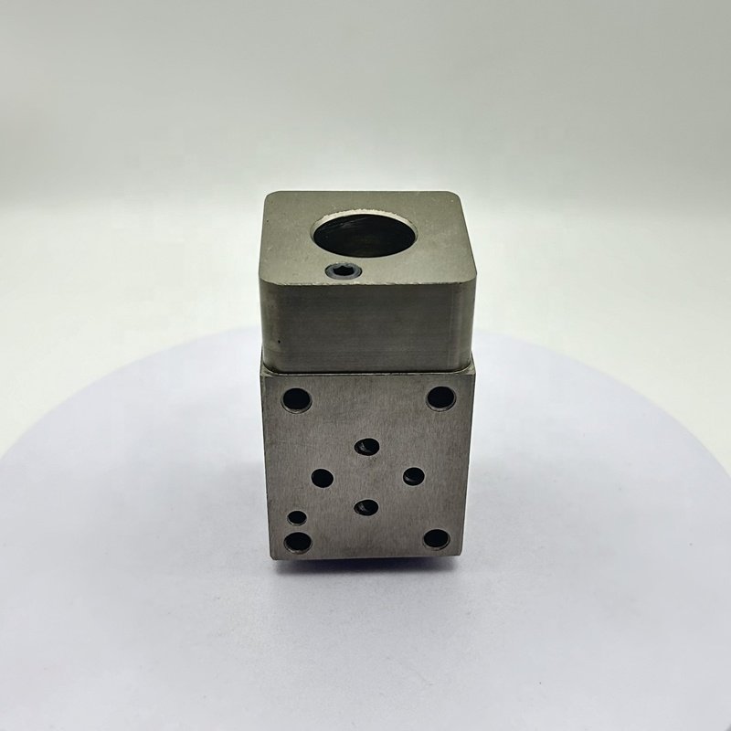 Hot Selling Customization Manifold Hydraulic Valve Multi-way 24 volt Block Assembly Excavator Tractor Lift Oil Circuit Control