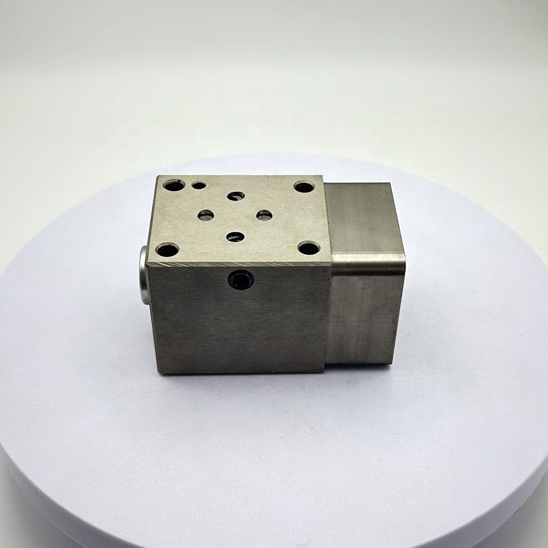Hot Selling Customization Manifold Hydraulic Valve Multi-way 24 volt Block Assembly Excavator Tractor Lift Oil Circuit Control