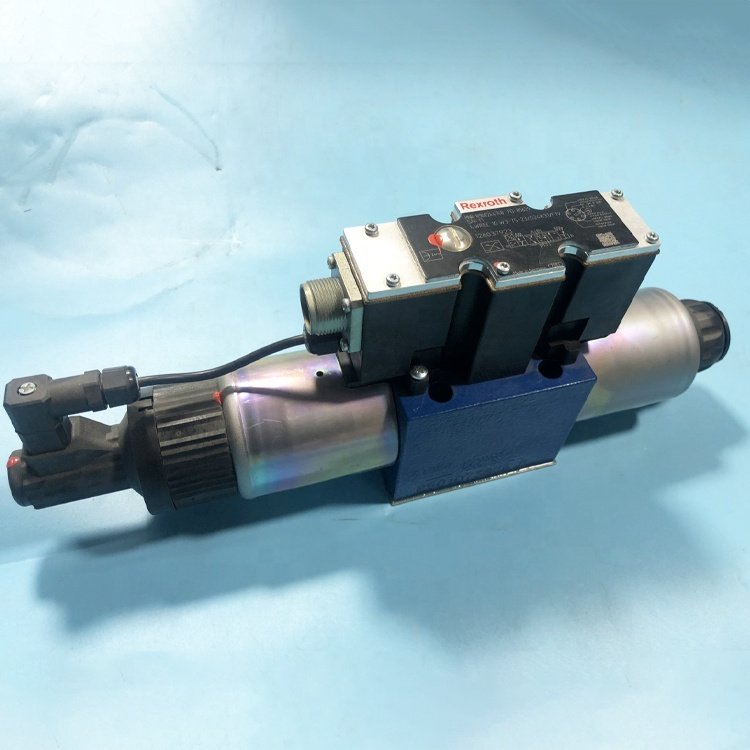 ORIGINAL BRAND NEW REXROTH R900244748 Model : 4WREE10W3-75-2X/G24K31/F1V PROPORTIONAL DIRECTIONAL VALVE in stock