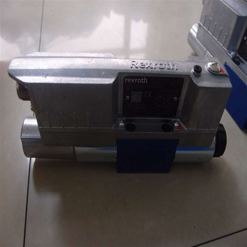 Original Rexroth hydraulic valve 4WREE6V32-30/V/24F1 proportional direction valve