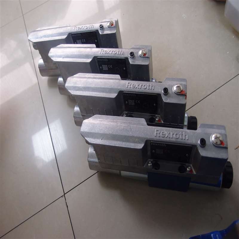 Original Rexroth hydraulic valve 4WREE6V32-30/V/24F1 proportional direction valve