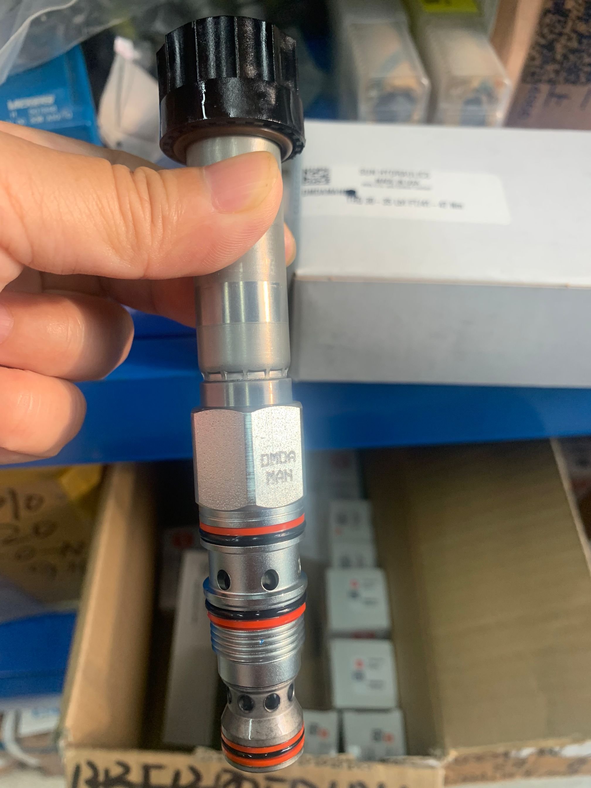 DMDA-MAN DMDAMAN224 DMDA-MAN-224 DMDA-MNN 224 DMDAMNN SUN hydraulics origin 3-way, solenoid-operated directional spool valve