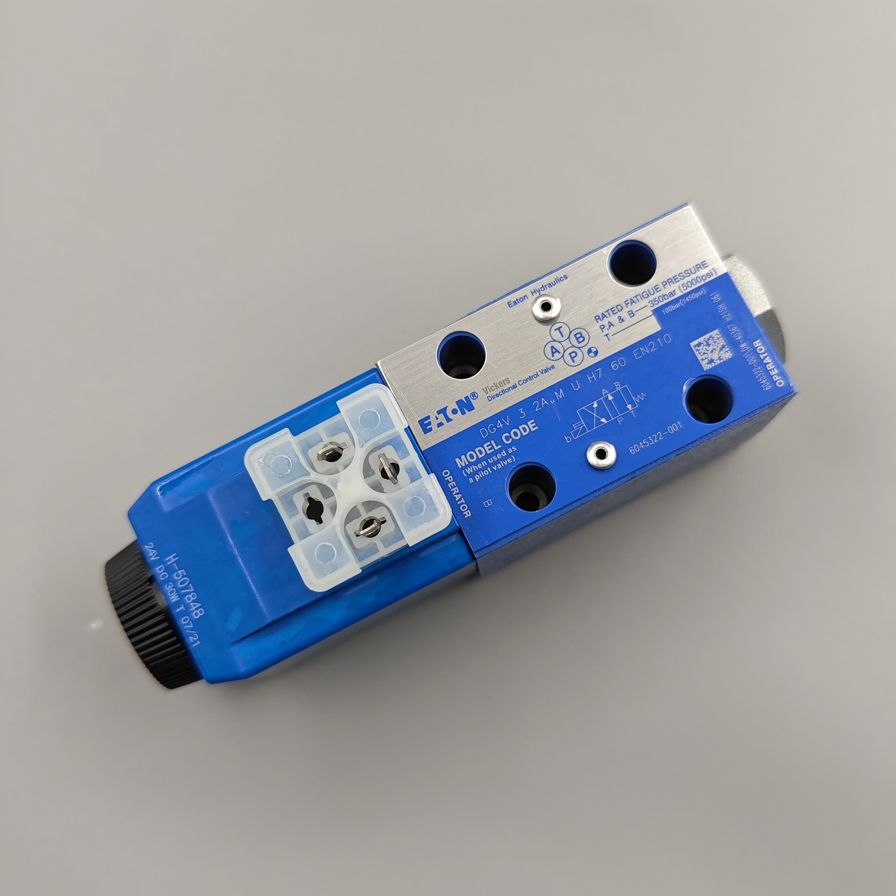 Directly Selling Eaton Original DG4V-3-2A-M-U-H7-60 Directional Control Valve Hydraulic Solenoid Valve