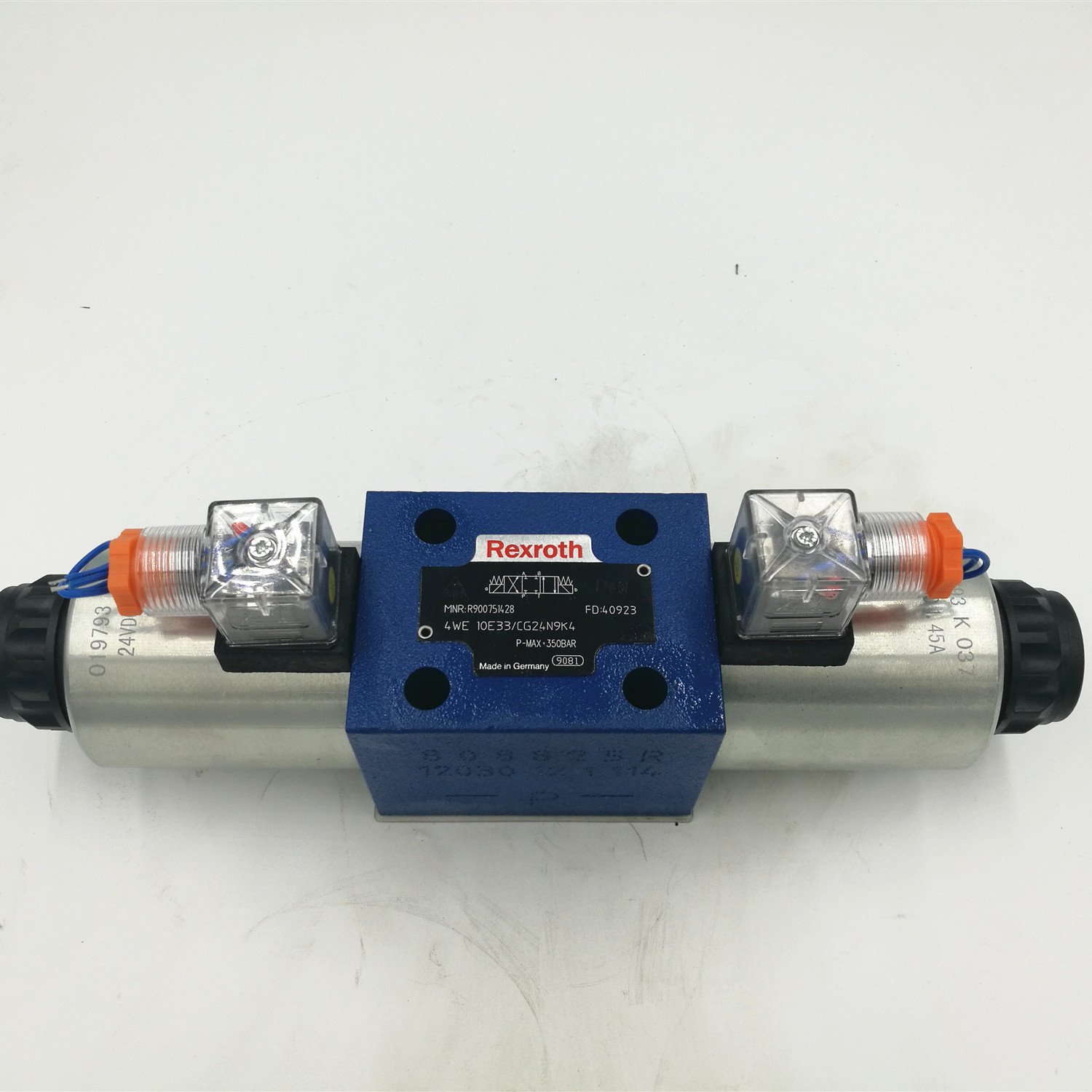 ZHENYUAN Solenoid Valve 4WE R901278760 4WE10D50/EG24N9K4/M Directional Valve Hydraulic Valve