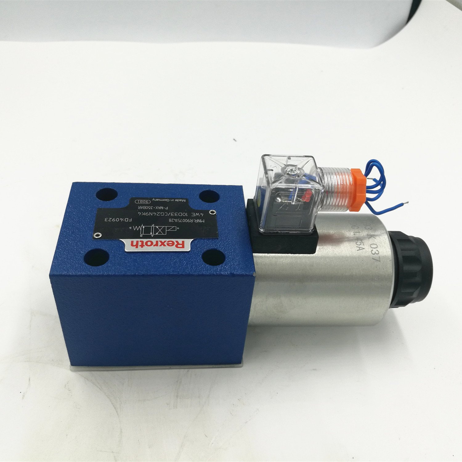 ZHENYUAN Solenoid Valve 4WE R901278760 4WE10D50/EG24N9K4/M Directional Valve Hydraulic Valve