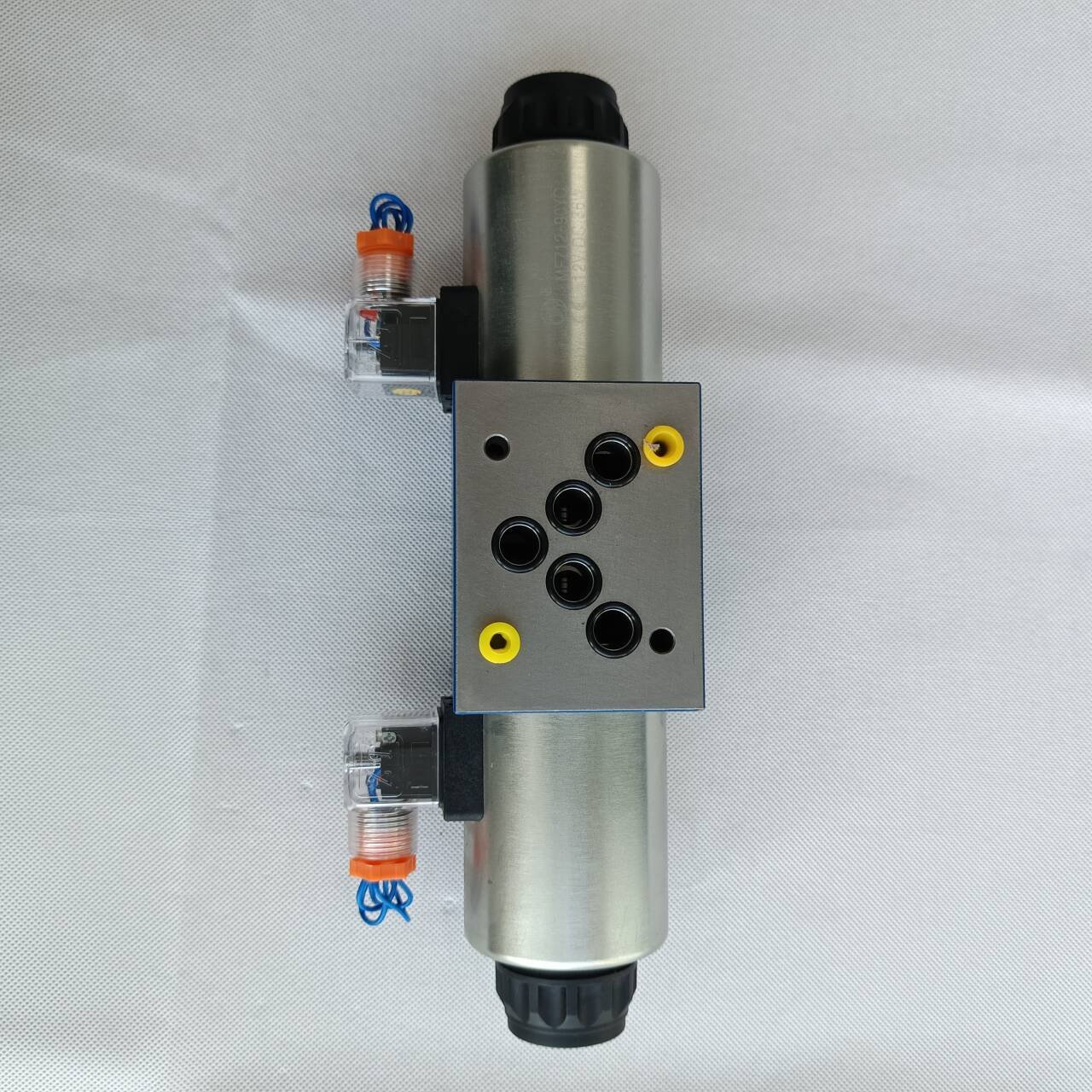 Factory Sale 4WE10E 4WE10J 4WE10H Hydraulic Directional Solenoid Control For Tractor And Truck solenoid valve 24v