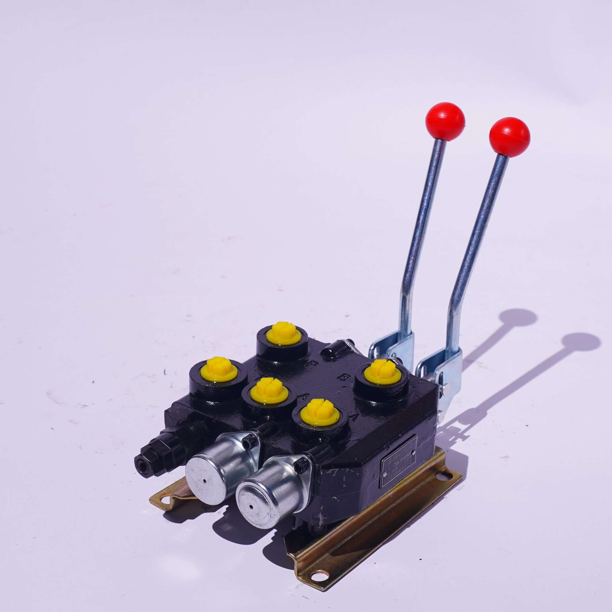 Hot Sale Hydraulic Valve Joystick with Manual Lever OEM Hydraulic Sectional Directional Control Valve for Tractor