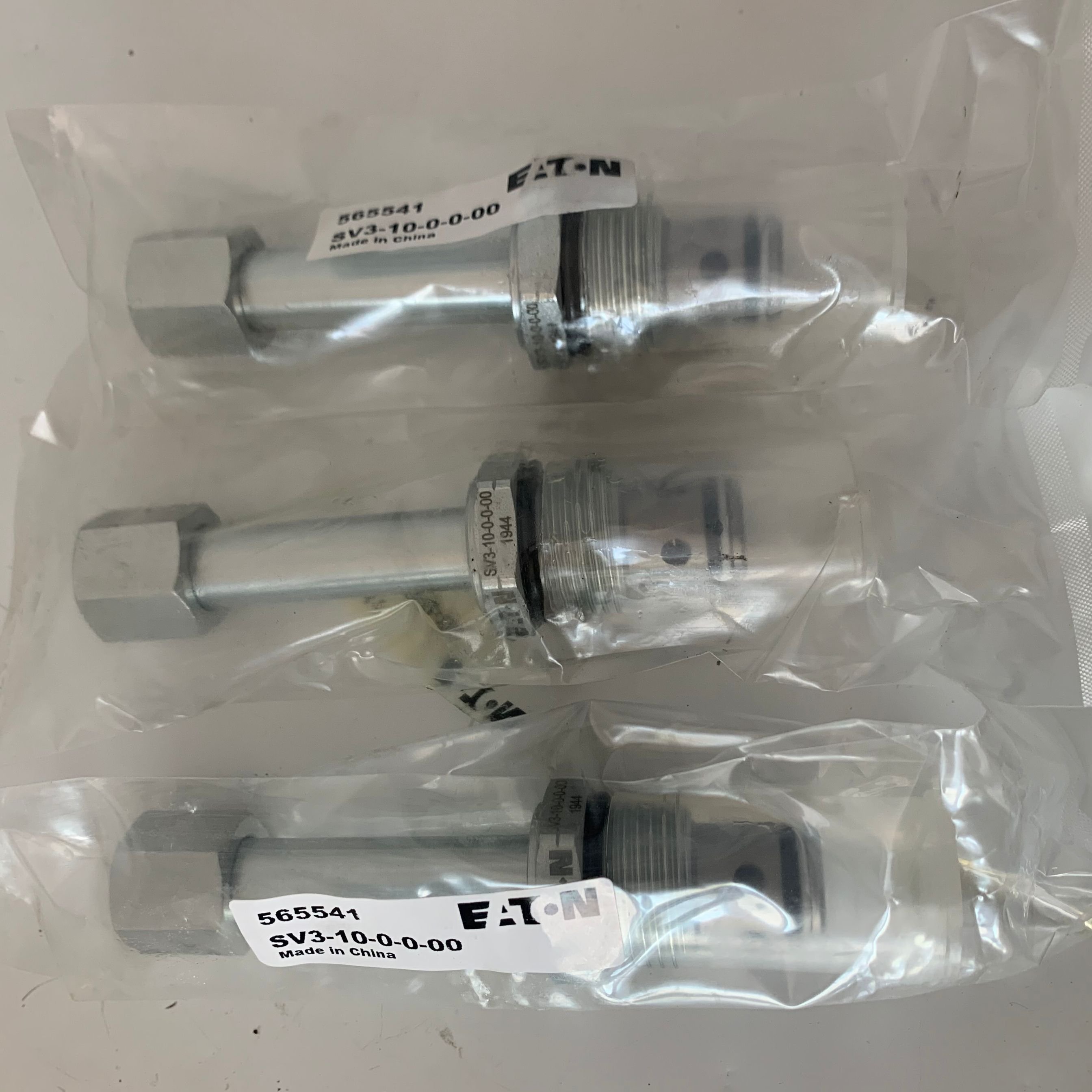 SV3-10-0-0-00 565541 SV3-10-0 SV3100000 SV3-10 SV3-10-0-0 02-200855 SV3-10-0-0-24DG original cartridge valve EATON VICKERS