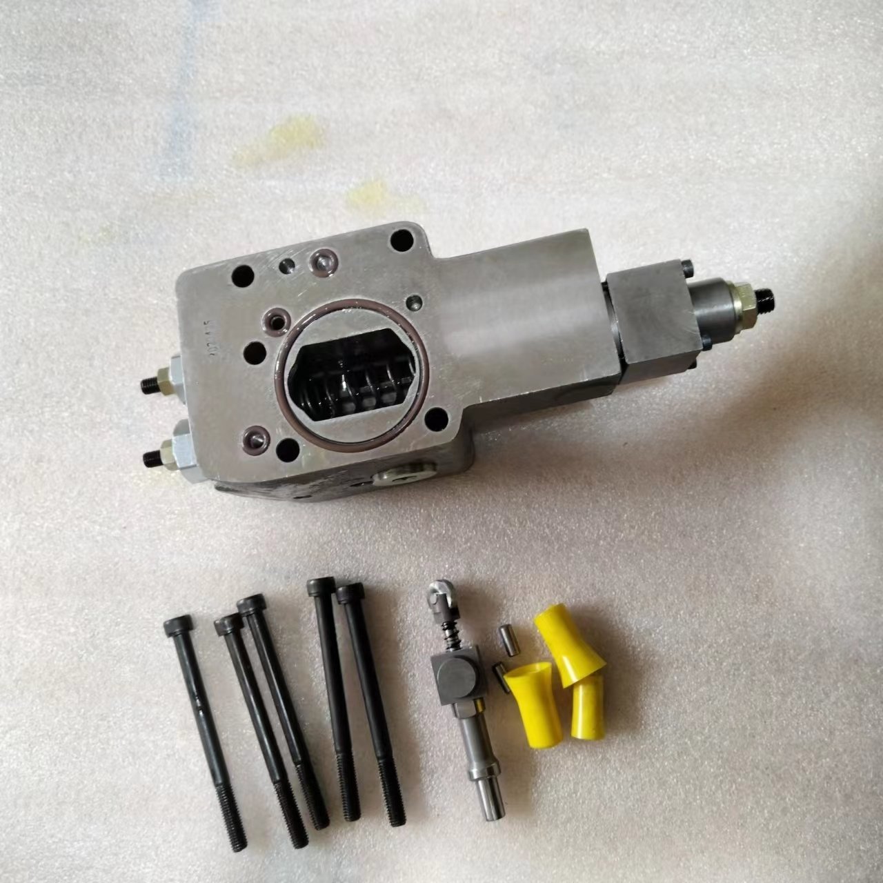 Hydraulic Pump Parts for Rexroth A11VLO190/260 LRDU2 Control Valve