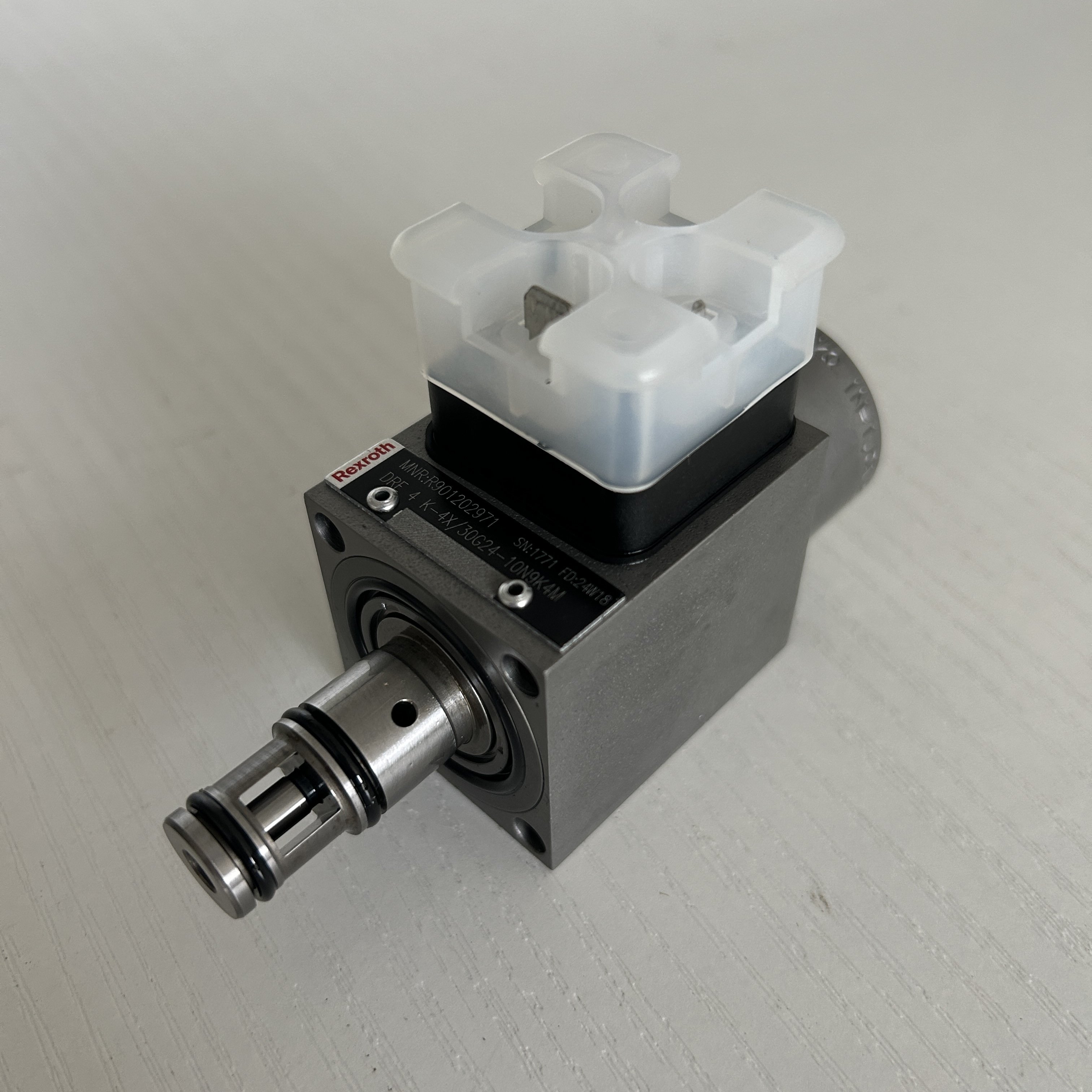 R901202971 DRE4K-4X/30G24-10N9K4M Pressure reducing valve