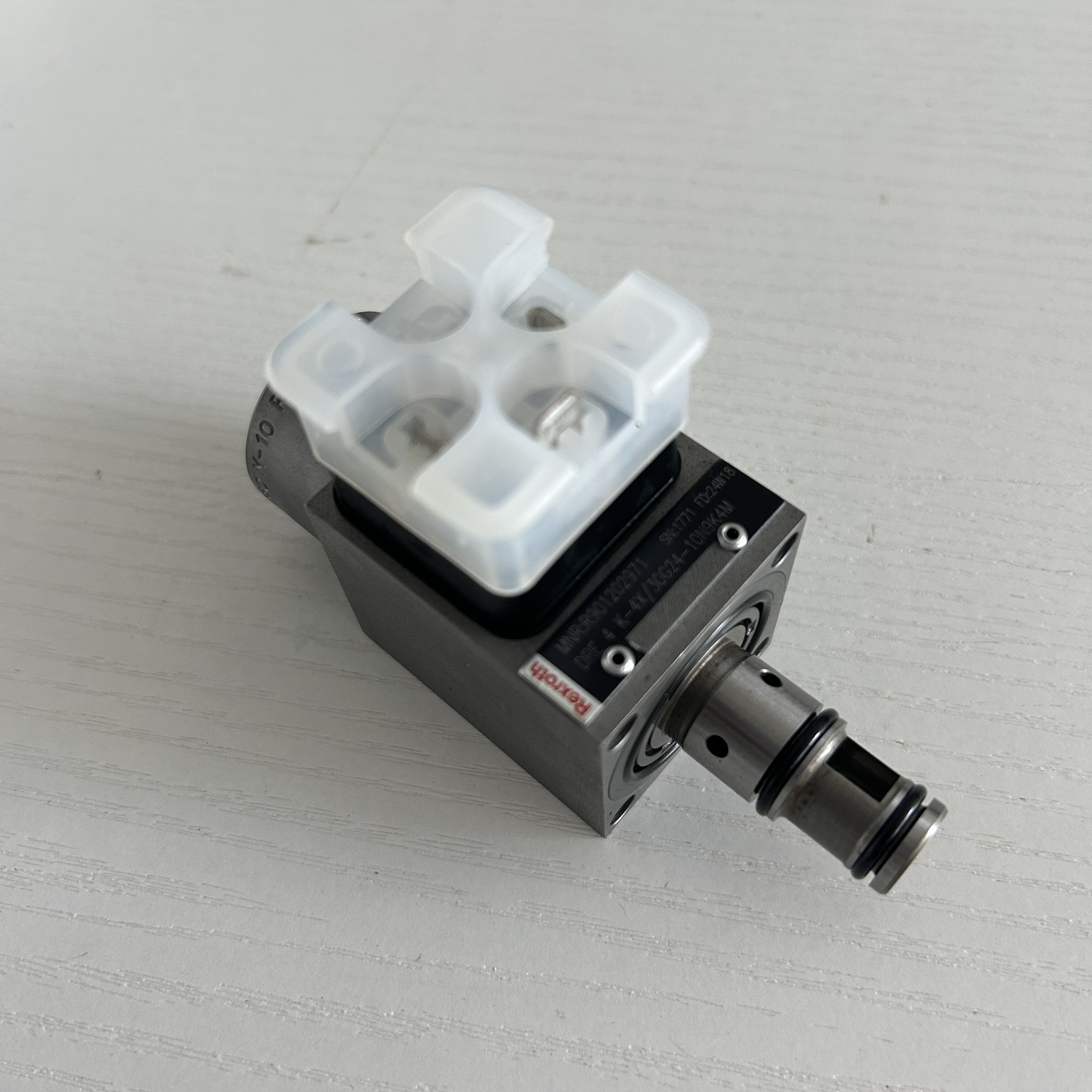 R901202971 DRE4K-4X/30G24-10N9K4M Pressure reducing valve
