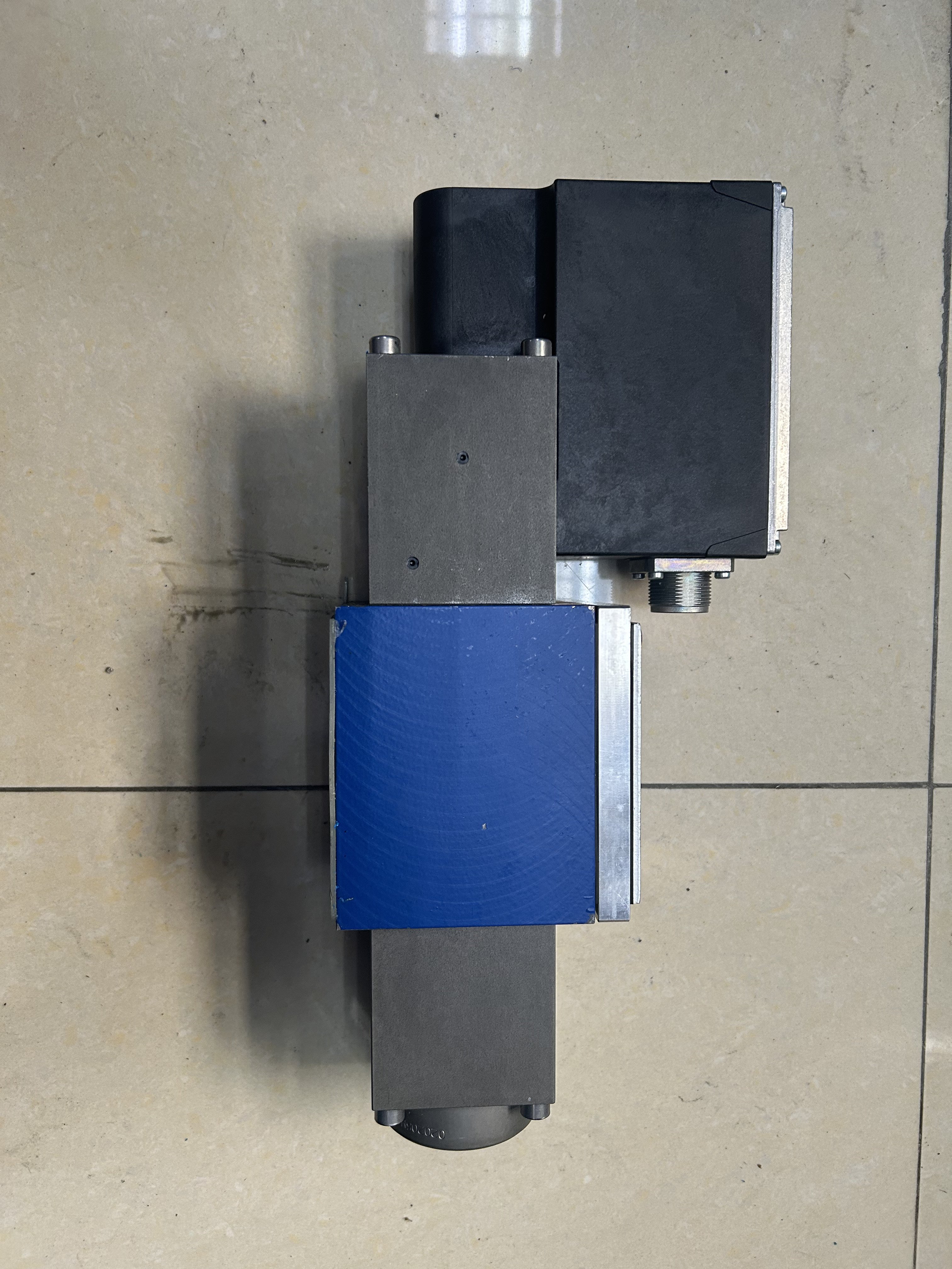 4WRPE series proportional control directional valve 4WRPE10W50SJ-2X/G24K0/A1M Rexroth original hydraulic proportional valve