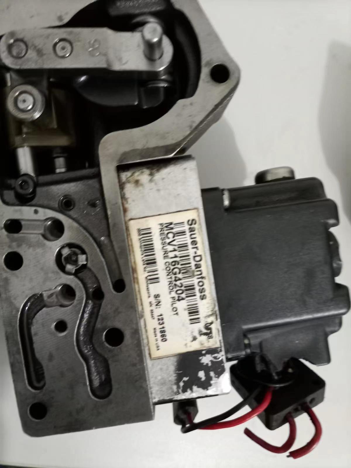 MCV MCV116 Series Hydraulic Control Valve MCV116 MCV116A3204 MCV116A3501 MCV116G4204 MCV116G4201