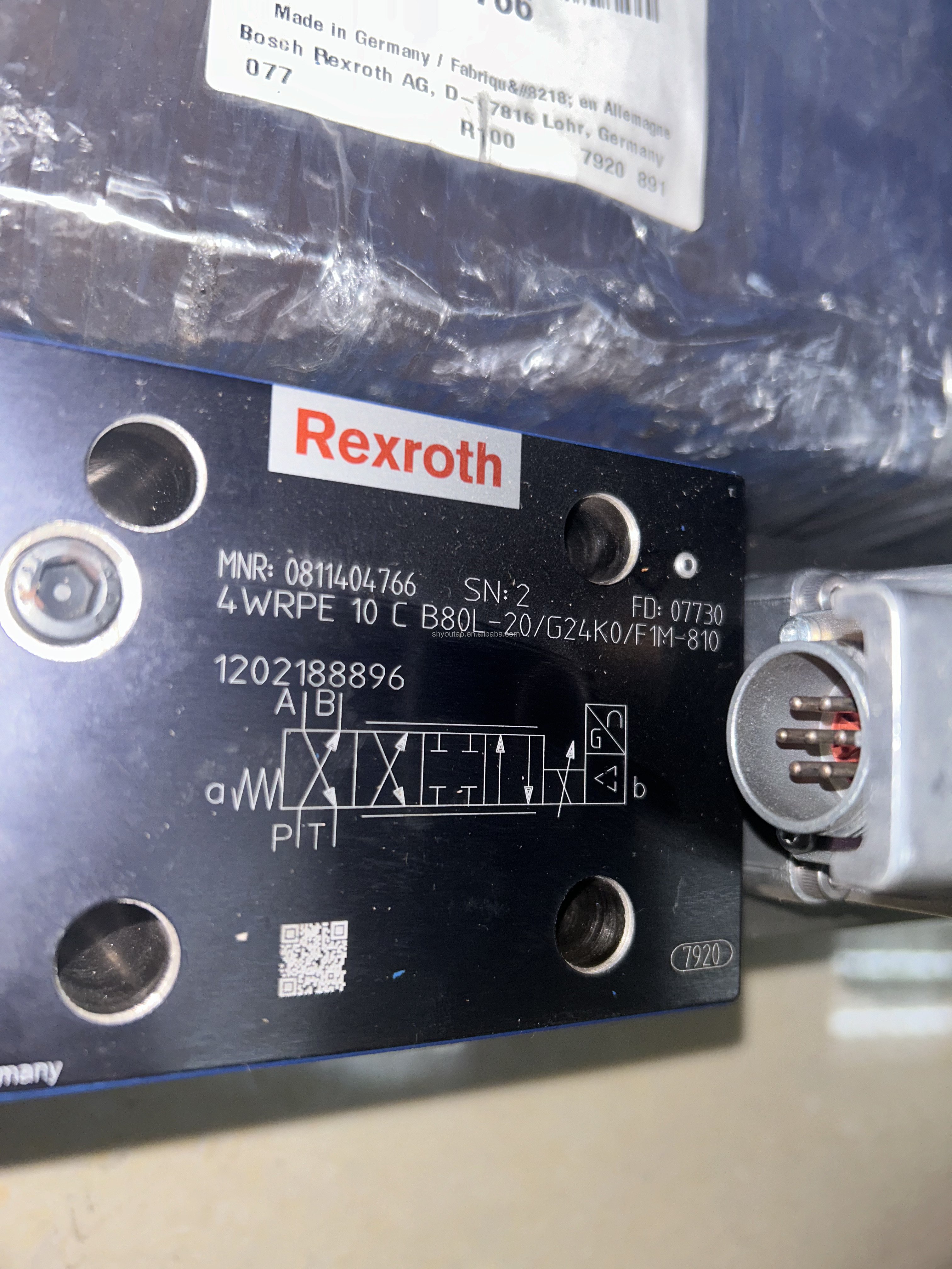Rexroth original Hydraulic proportional High-frequency valve 4WRPE 10 C B80L-20/G24K0/F1M-810