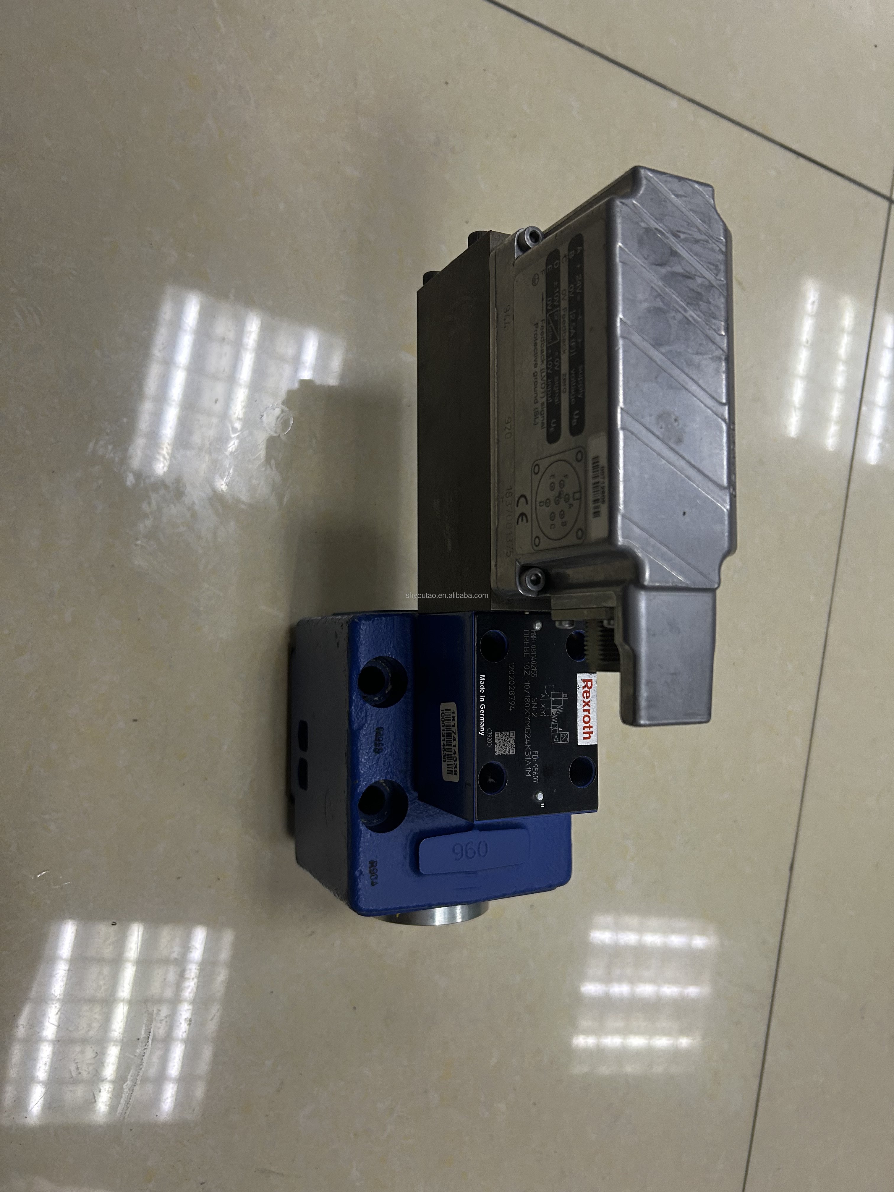 Rexroth original Hydraulic proportional compression release valve 4WRLE 16 W1-180SJ-40/MXY/24A1