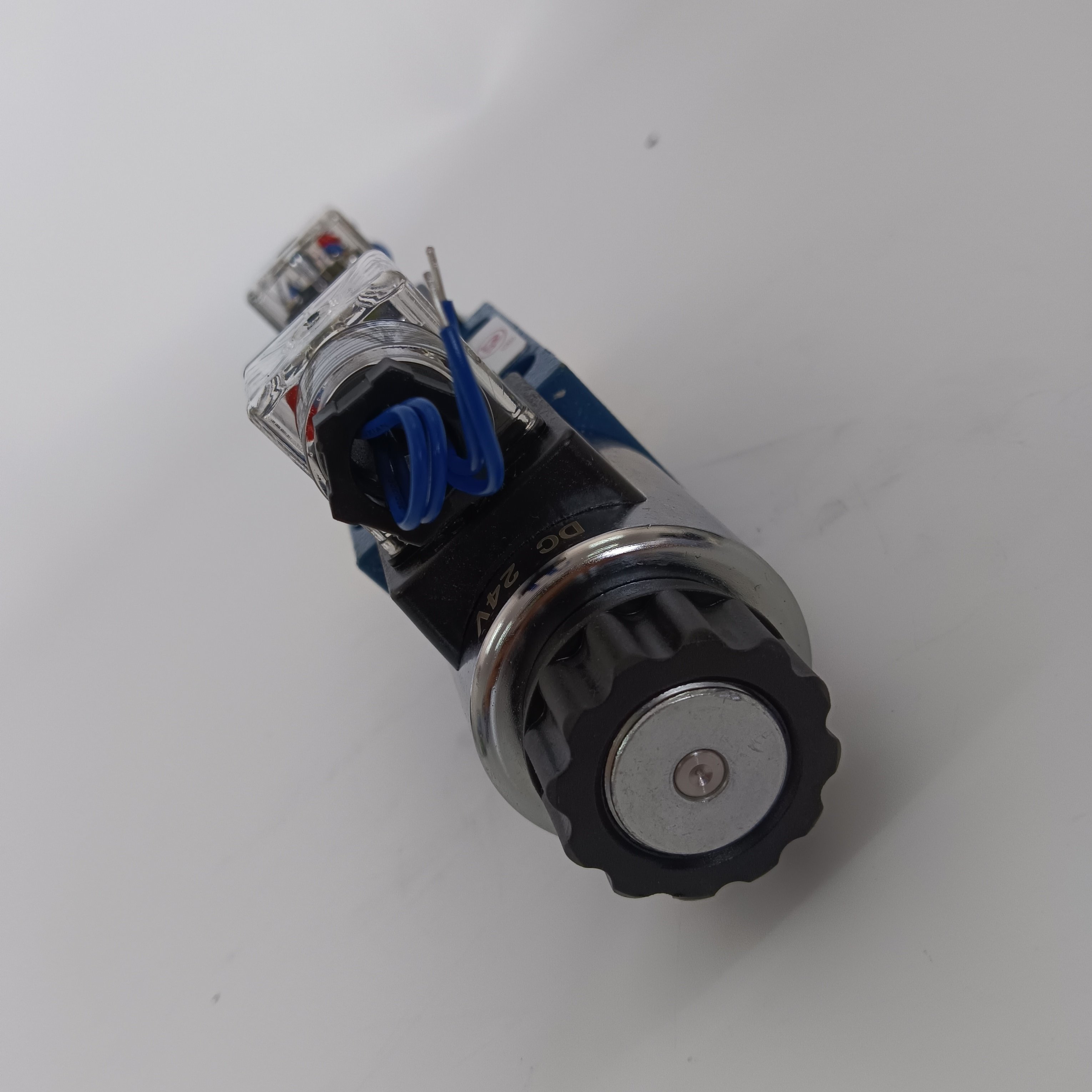 Hot Sell durable Hydraulic valve switch valve electromagnetic directional valve For Direction Control of actuator movement