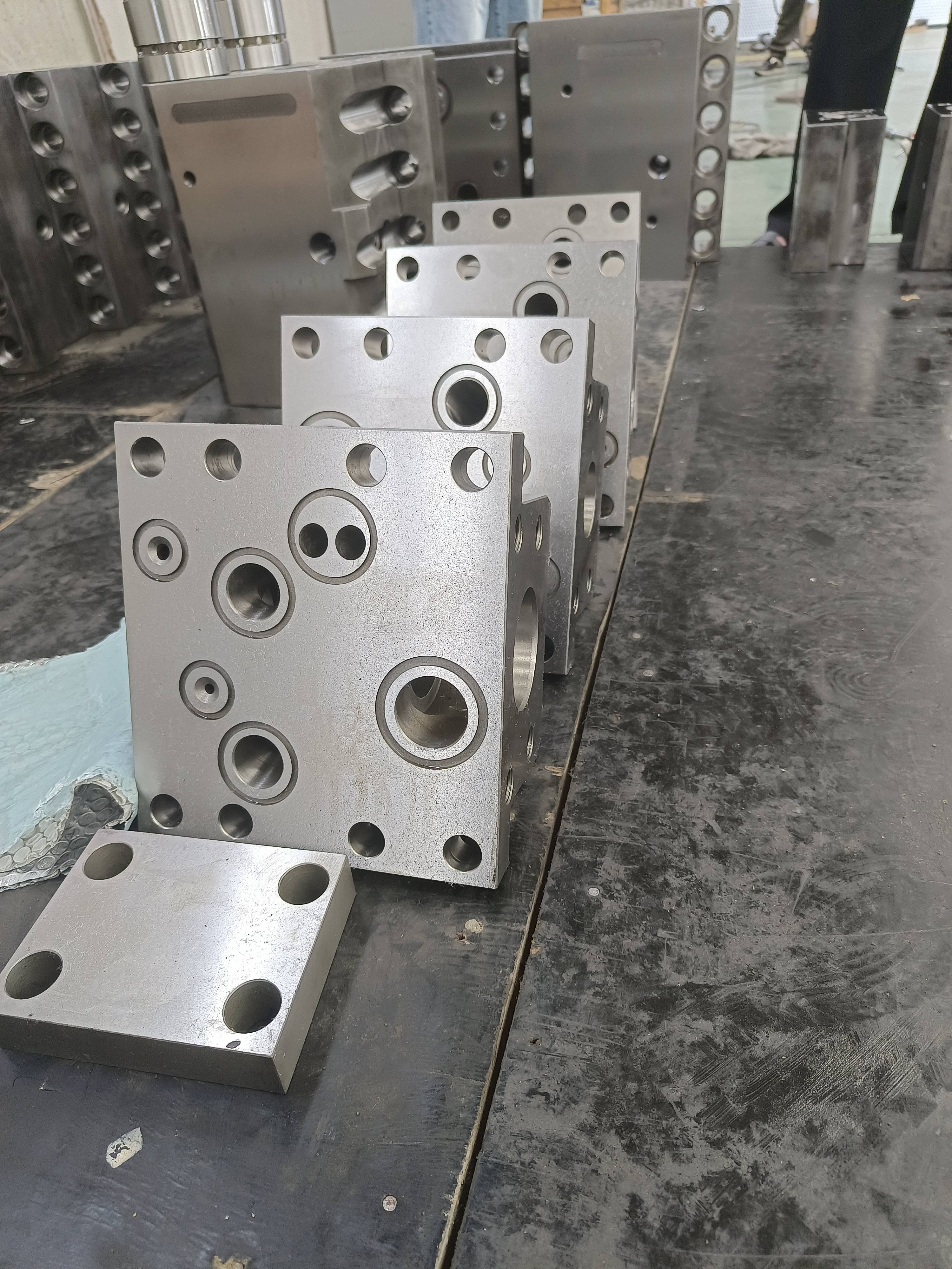 GJEM Excavator Hydraulic Breaker Hammer Parts Reversing Control Valve