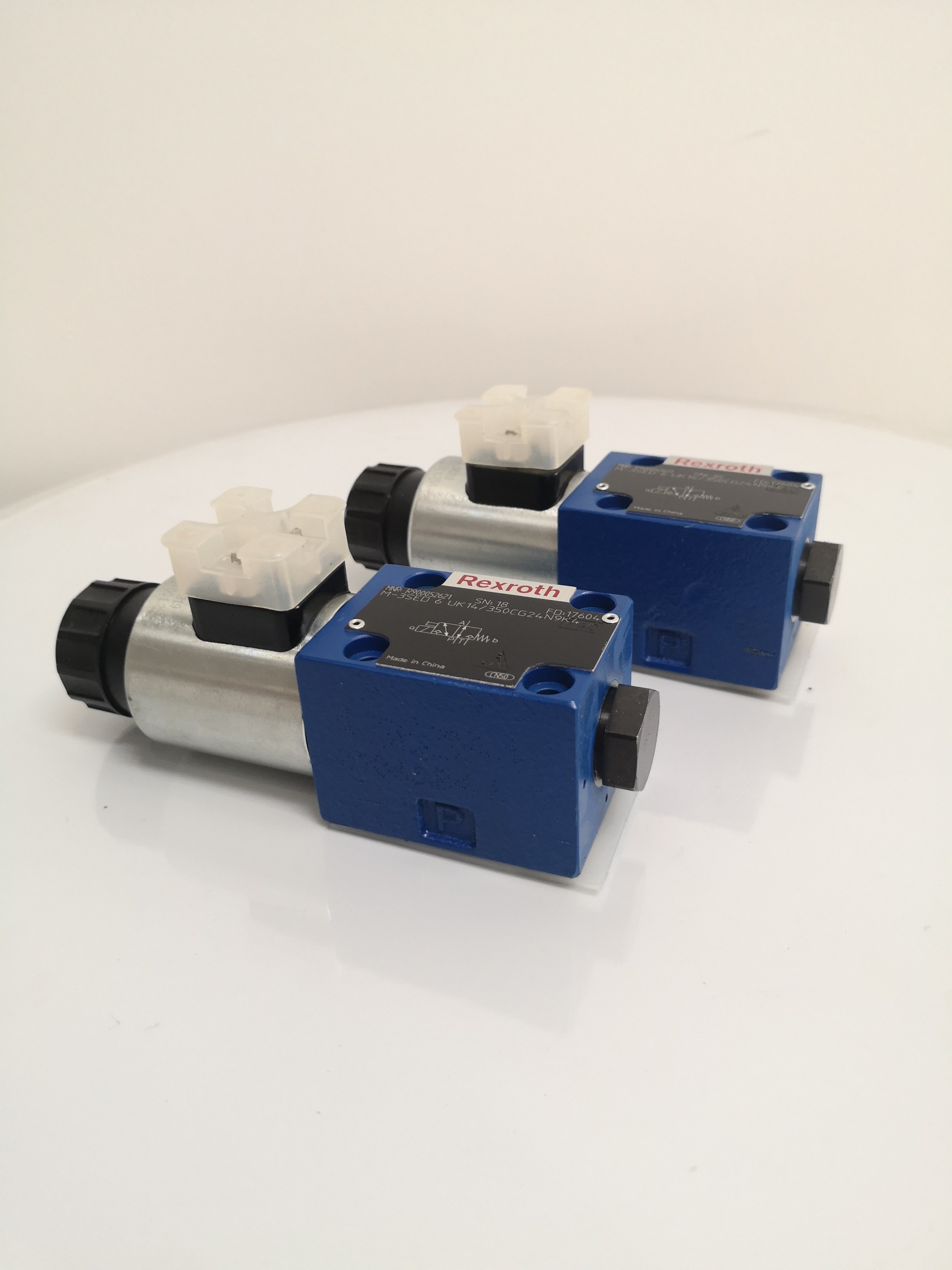 Solenoid valve hydraulic M-3SED6UK Hydraulic valve Hydraulic parts Metal parts