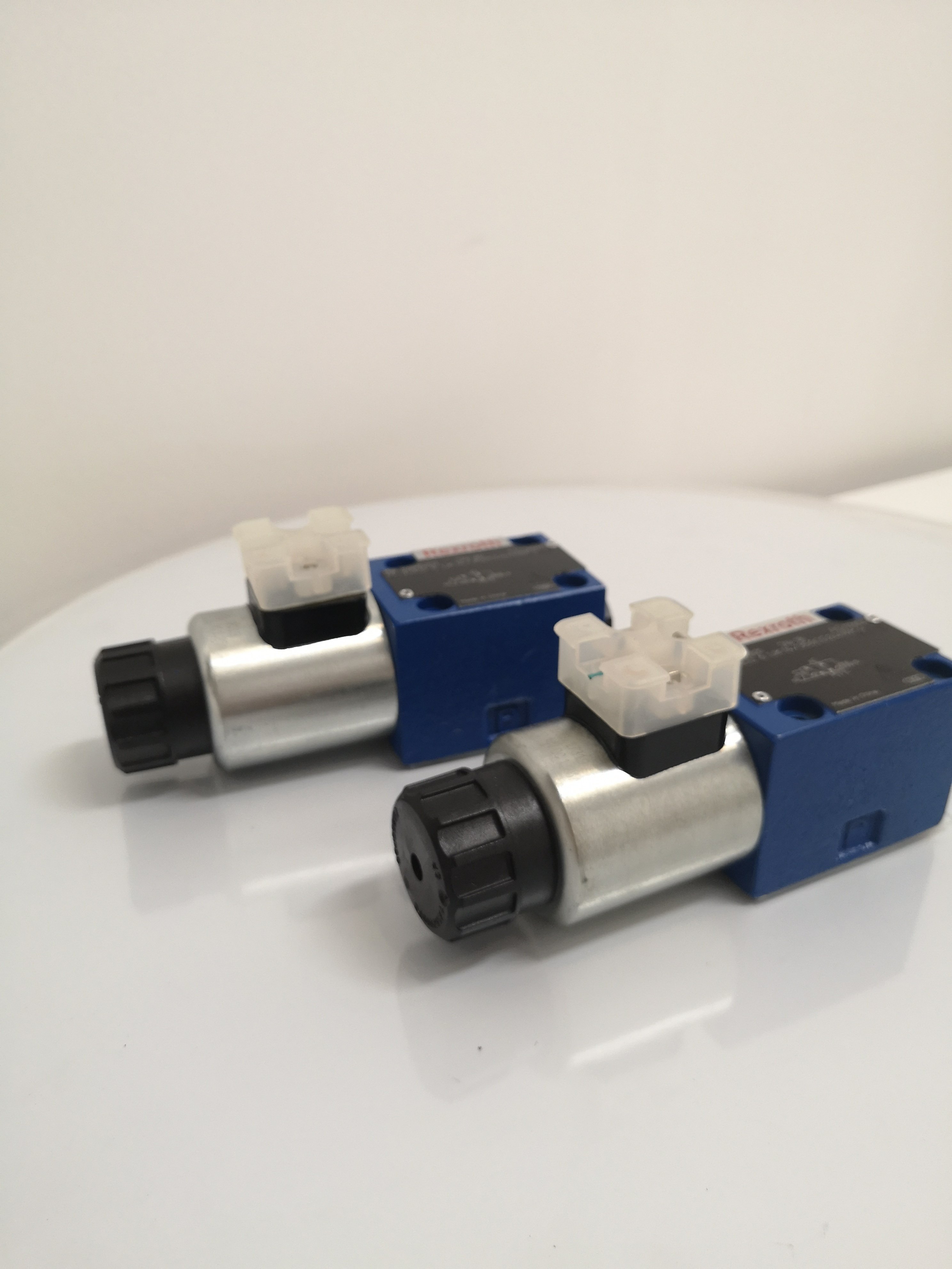 Solenoid valve hydraulic M-3SED6UK Hydraulic valve Hydraulic parts Metal parts