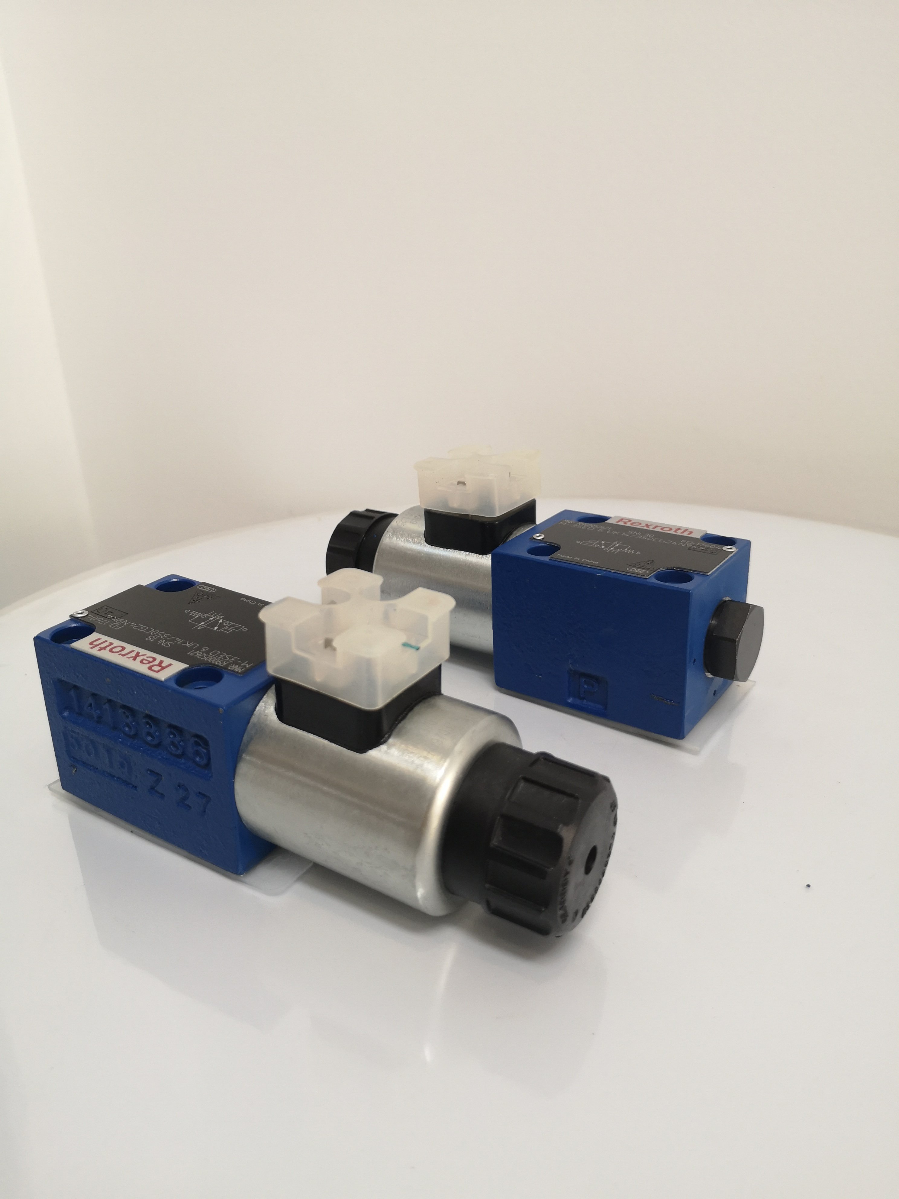 Solenoid valve hydraulic M-3SED6UK Hydraulic valve Hydraulic parts Metal parts