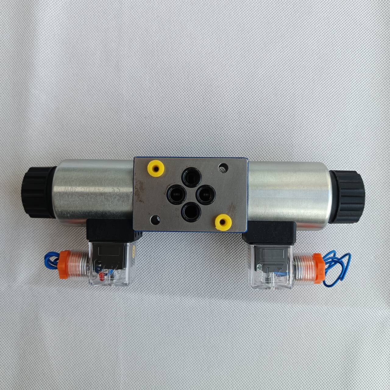 Factory direct sales 4WE6 4WE10 12V 24V 110V 220V Solenoid Valve Other hydraulic parts Solenoid directional valve